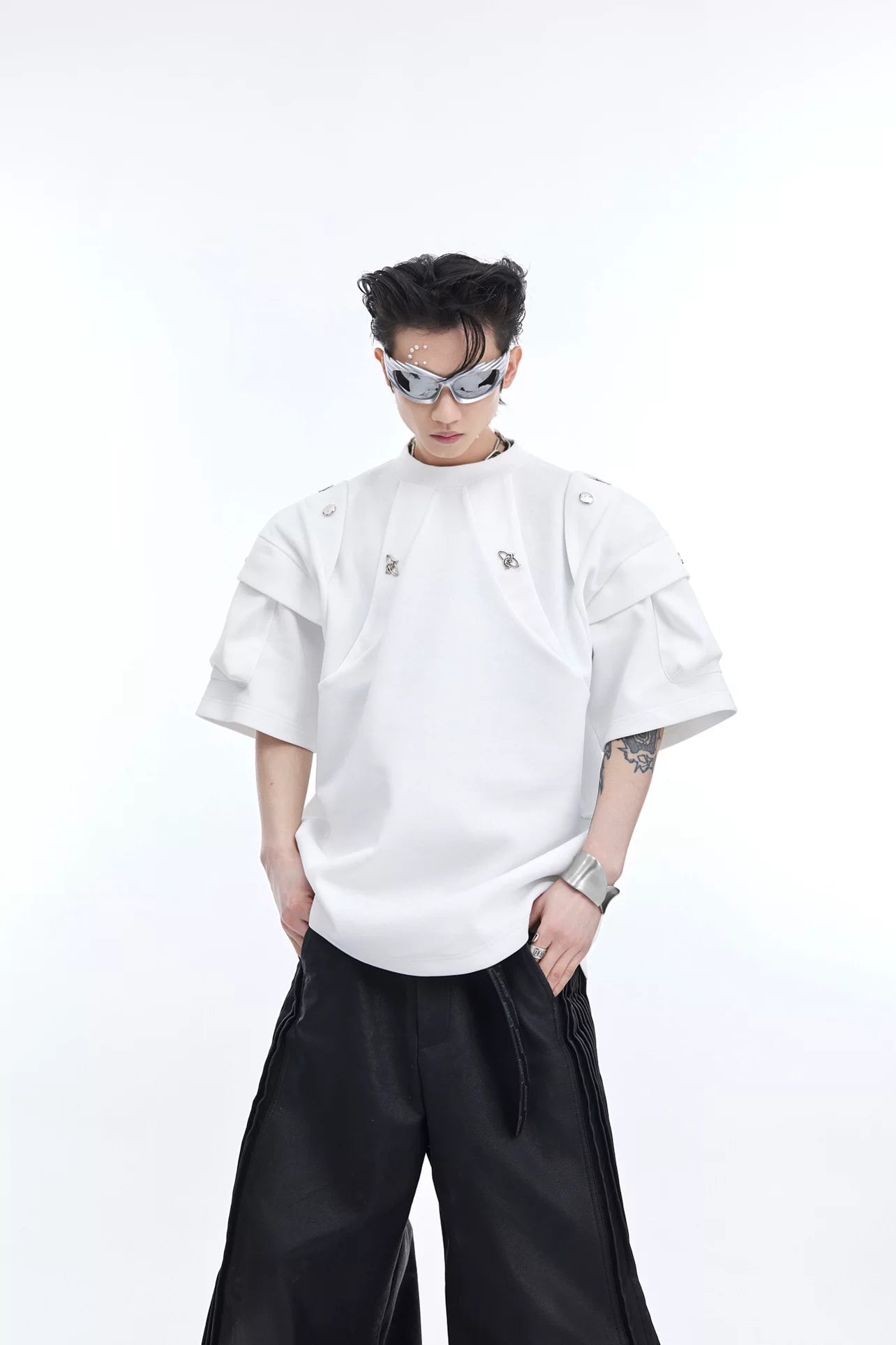 deconstructed-metallic-padded-shoulder-boxy-tee-white
