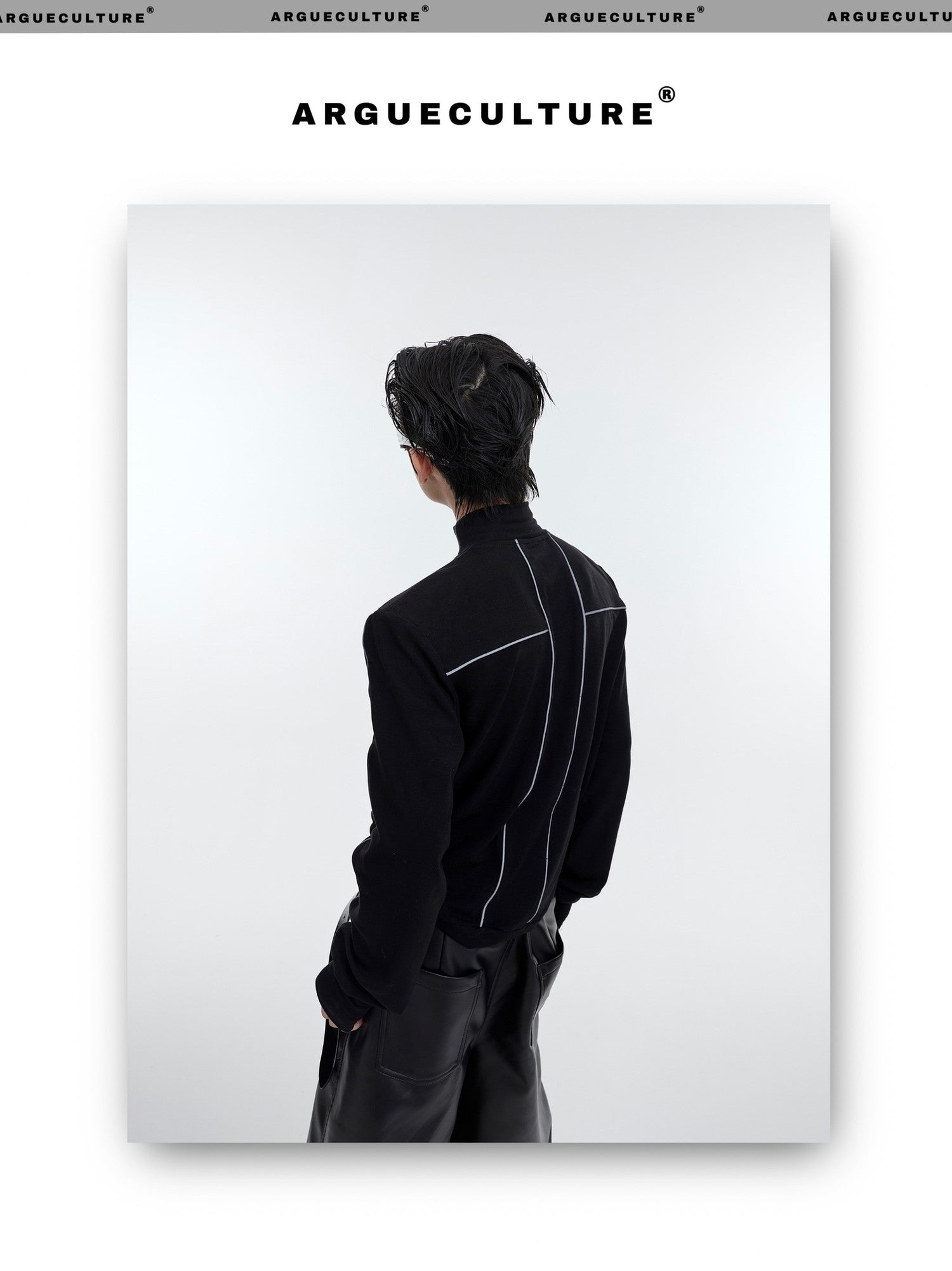 desc::deconstructed-mock-neck-reflective-base-layer-fleece-detail-img-5