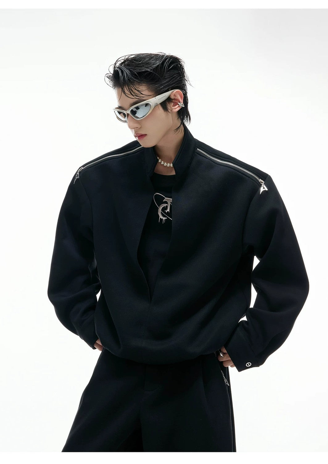 desc::deconstructed-mock-neck-sweatshirt-baggy-pants-set-detail-img-11