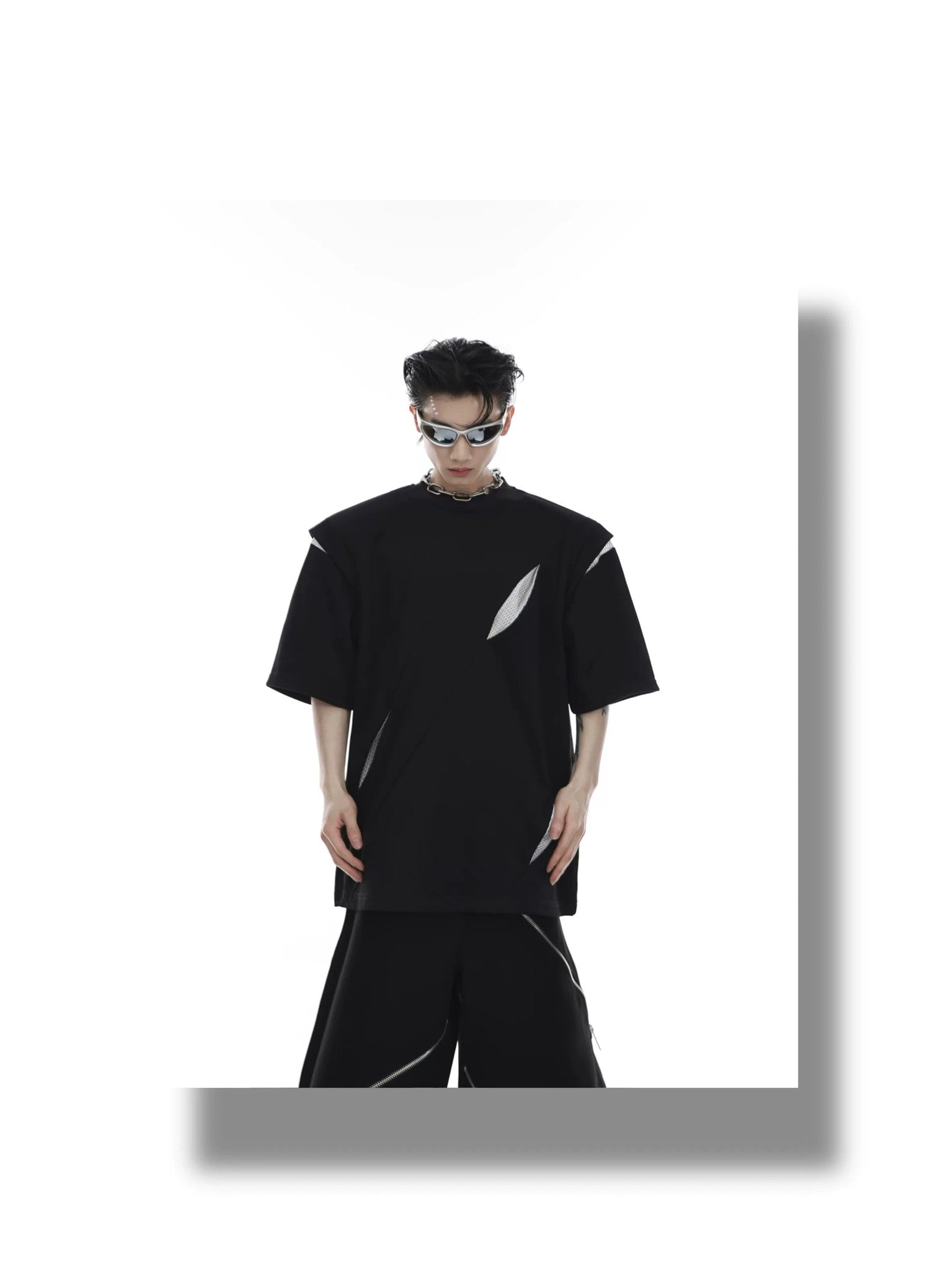 desc::deconstructed-padded-shoulder-patchwork-tee-unisex-detail-img-14