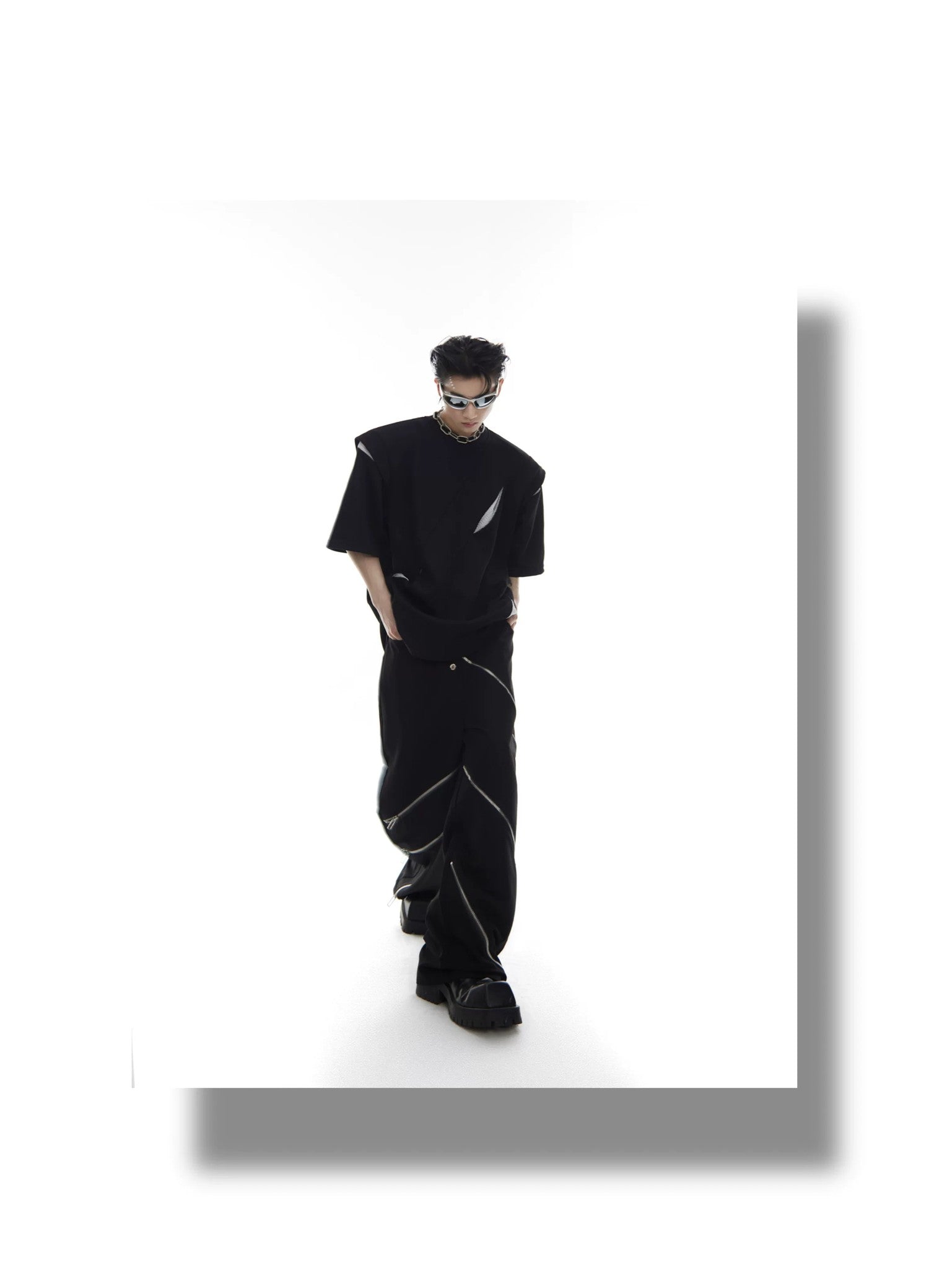 desc::deconstructed-padded-shoulder-patchwork-tee-unisex-detail-img-7