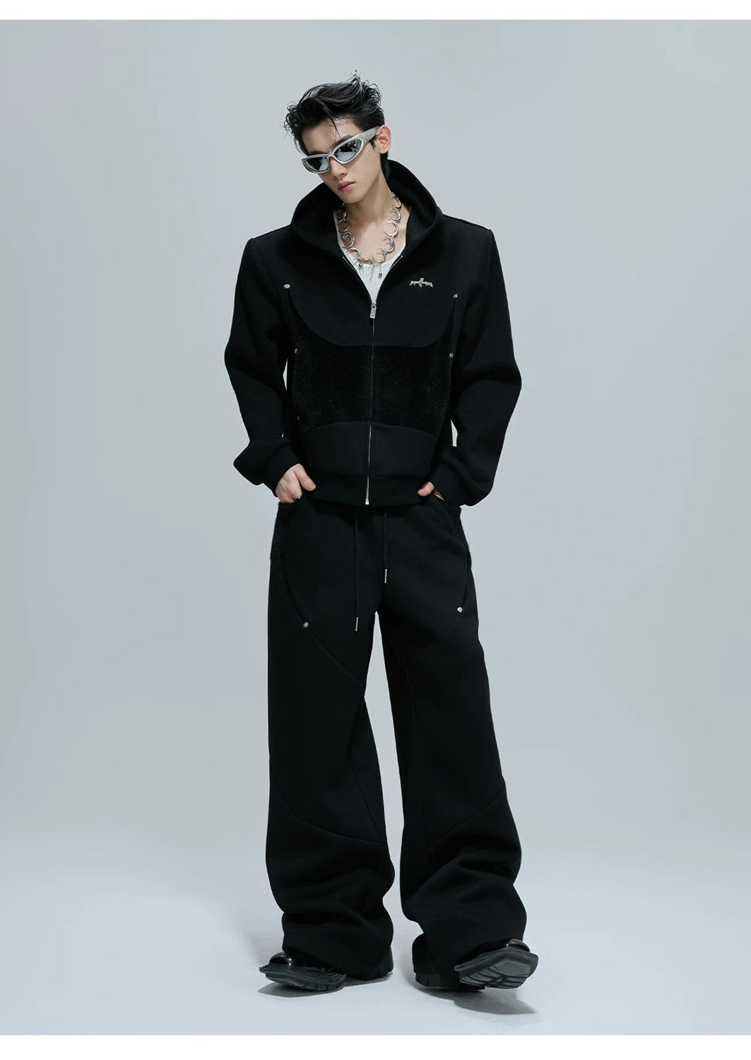 desc::deconstructed-pony-hair-cropped-hoodie-pants-set-detail-img-11