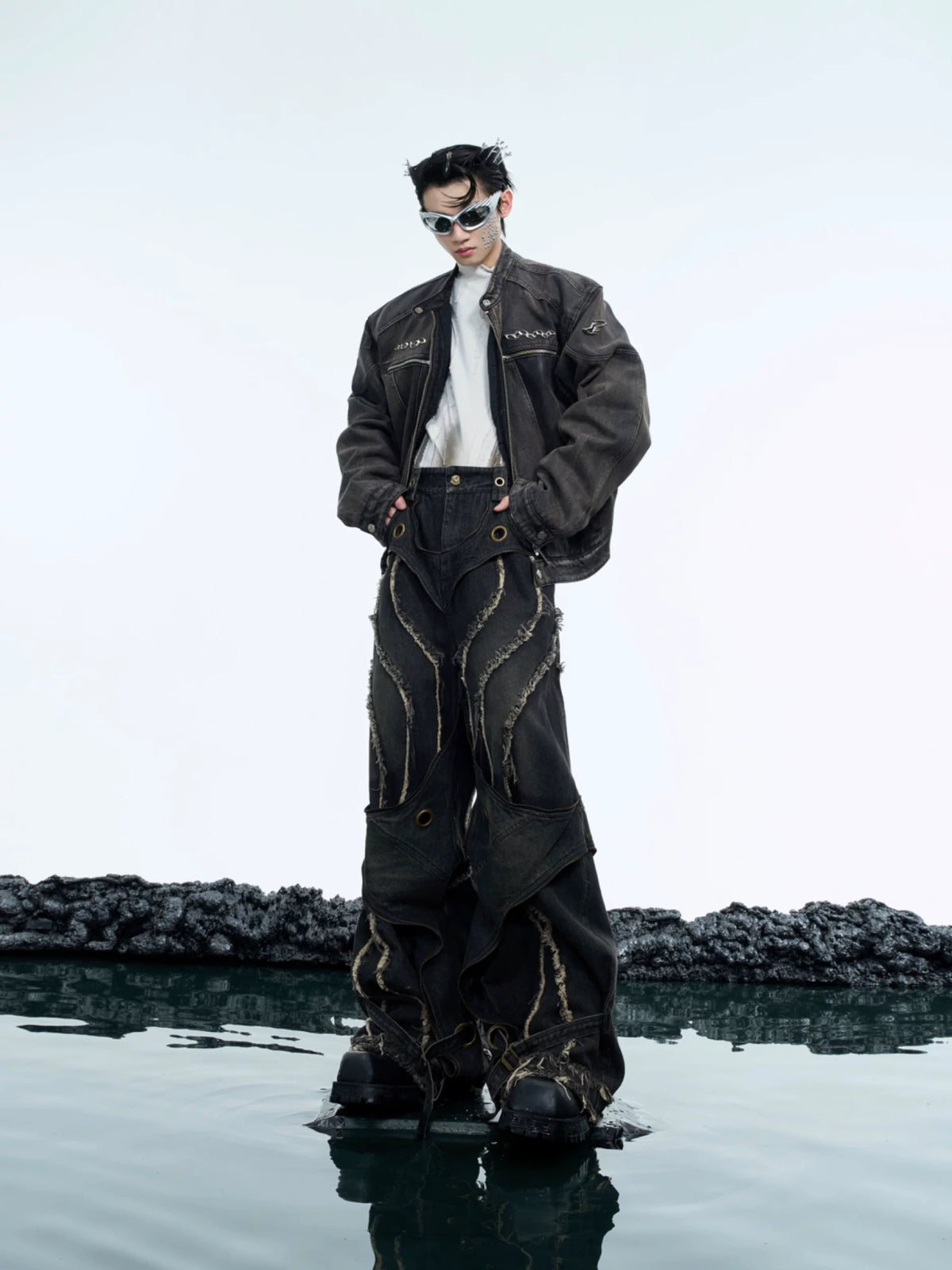 Deconstructed Raw-Edge Wide-Leg Denim Jeans - main image 2