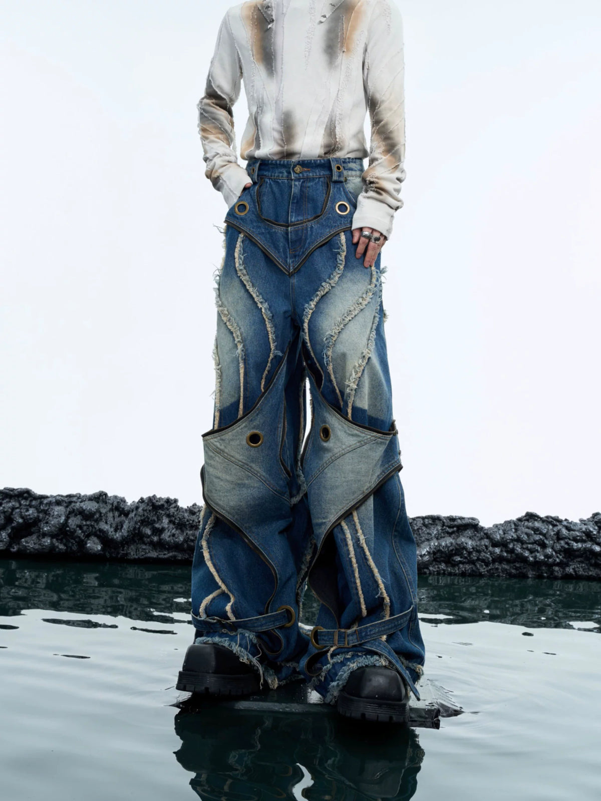 Deconstructed Raw-Edge Wide-Leg Denim Jeans - main image 1