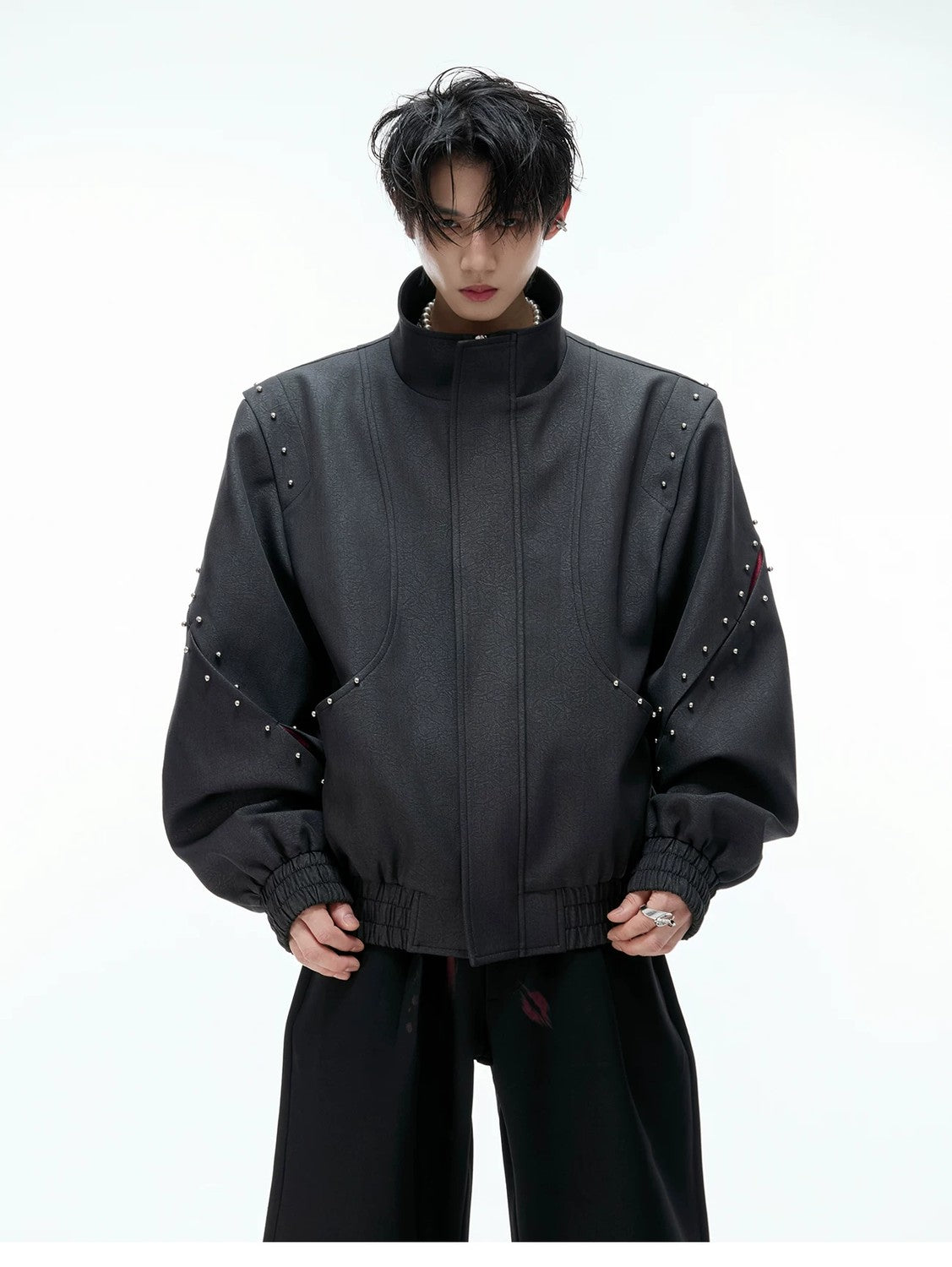 desc::deconstructed-rivet-stand-collar-loose-jacket-detail-img-4