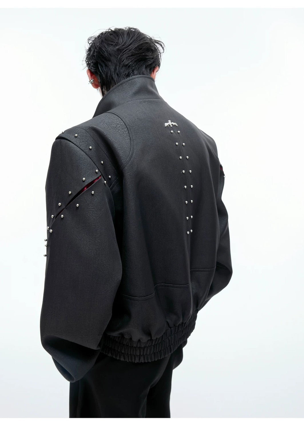 desc::deconstructed-rivet-stand-collar-loose-jacket-detail-img-9