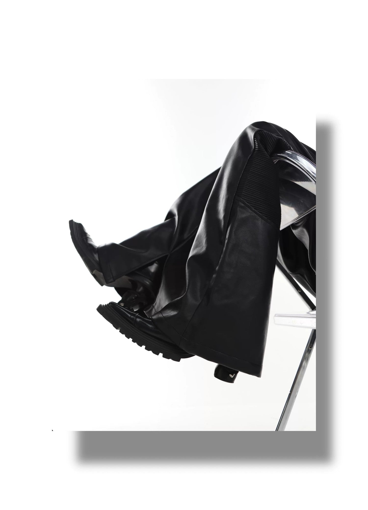 desc::deconstructed-split-hem-leather-flare-pants-punk-streetwear-detail-img-7