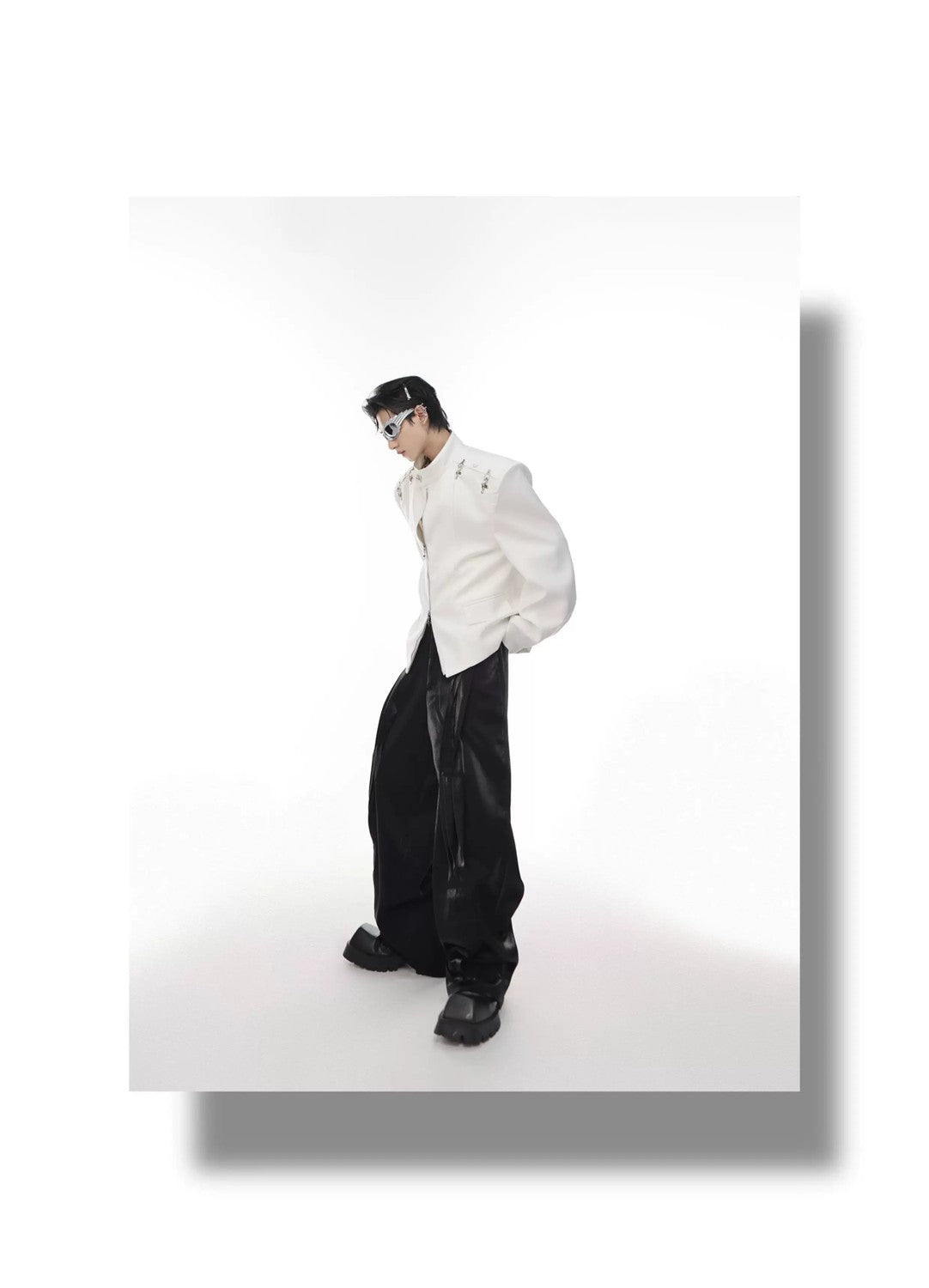 desc::deconstructed-streetwear-blazer-with-metal-airplane-buckle-detail-img-1