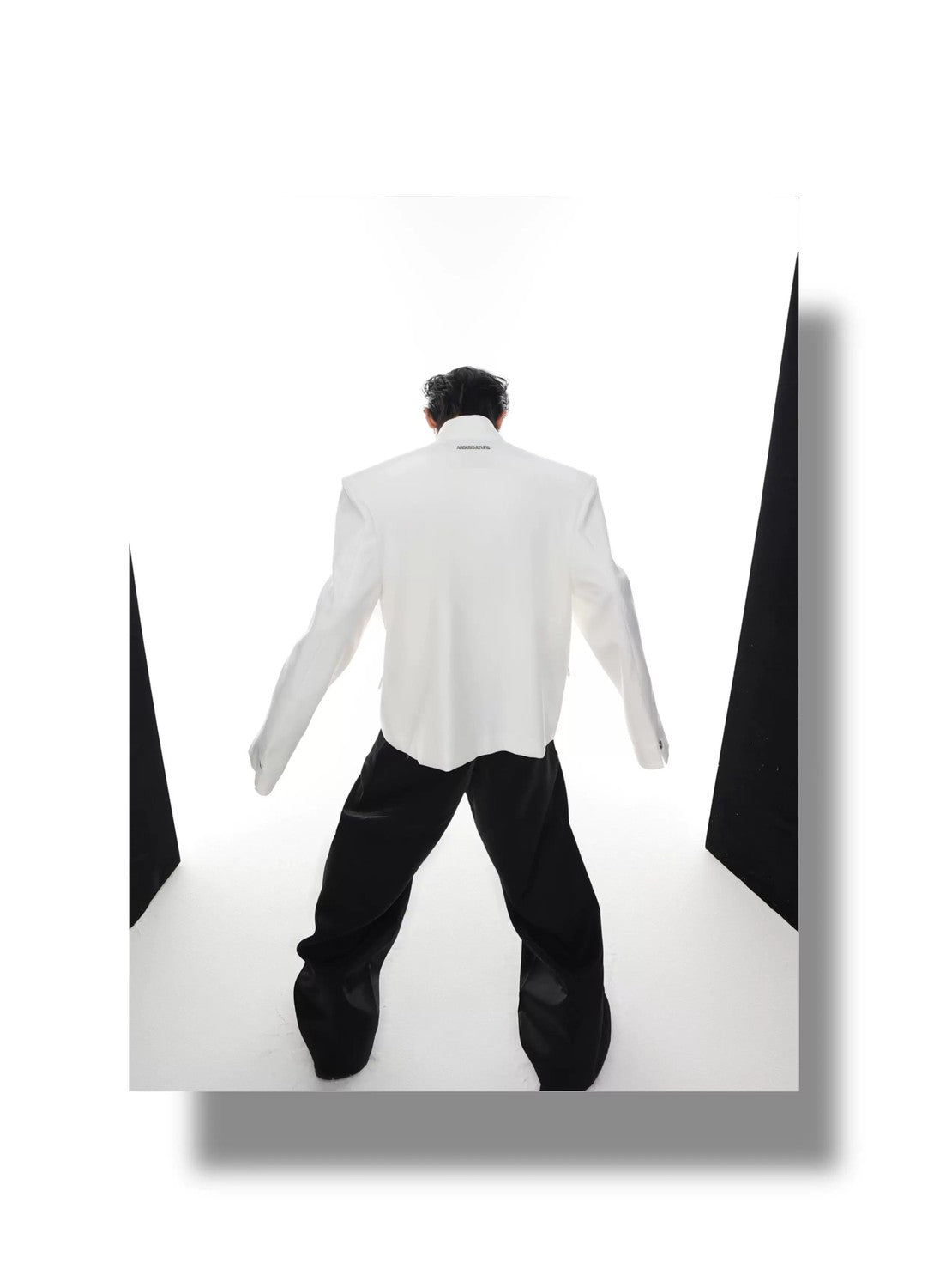 desc::deconstructed-streetwear-blazer-with-metal-airplane-buckle-detail-img-2