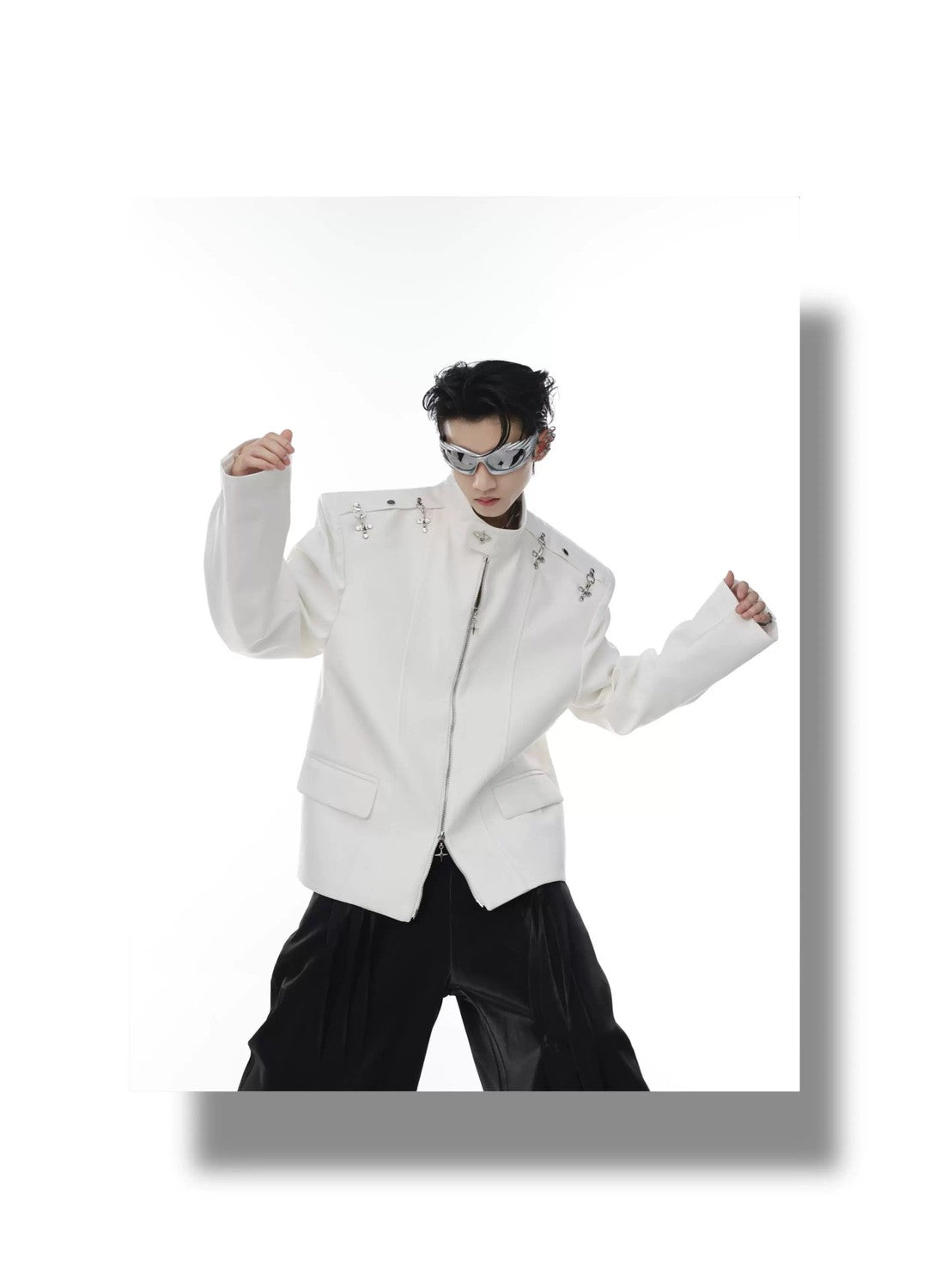 desc::deconstructed-streetwear-blazer-with-metal-airplane-buckle-detail-img-3