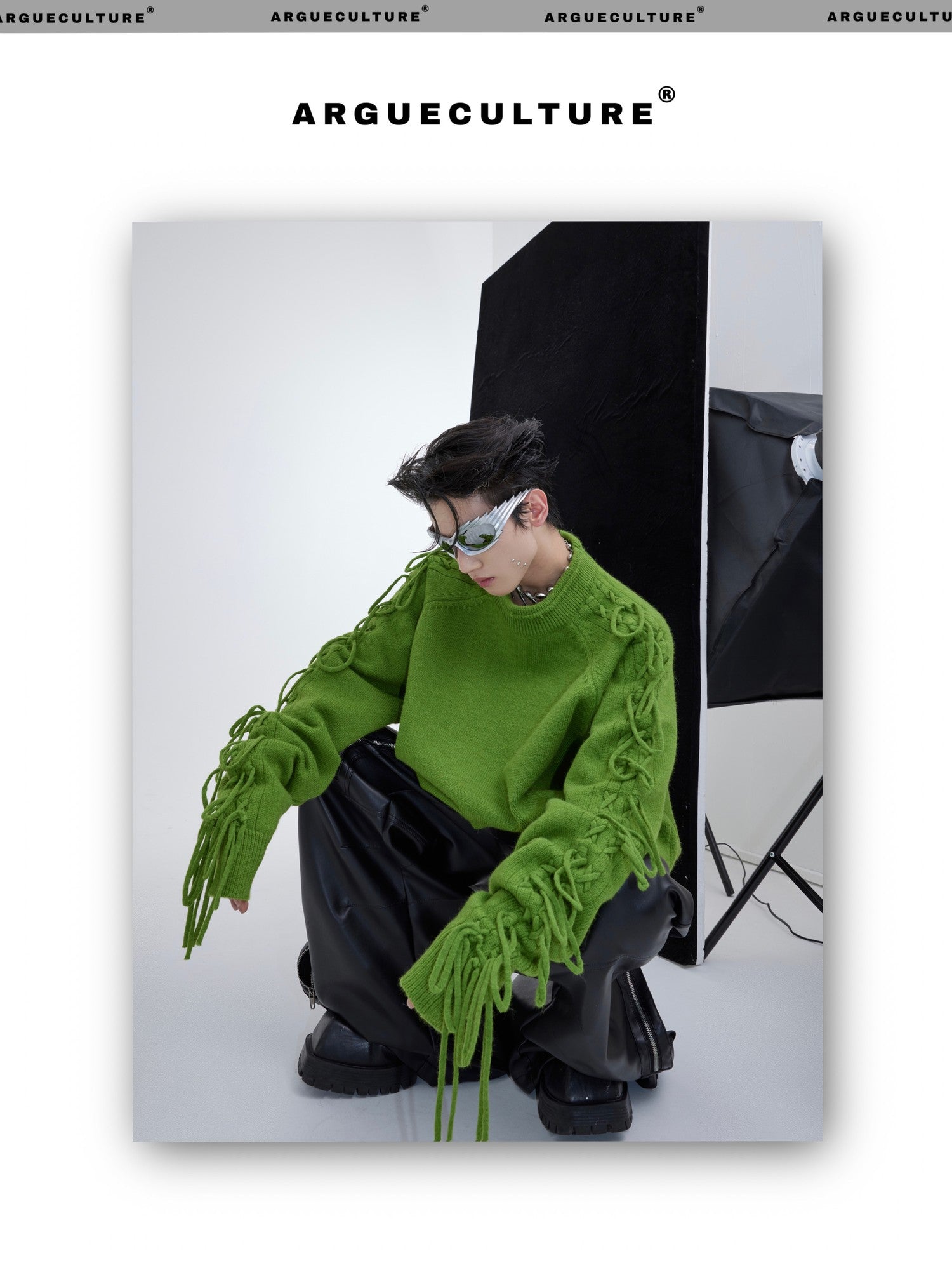 desc::deconstructed-tassel-knit-sweater-oversized-streetwear-crewneck-detail-img-2