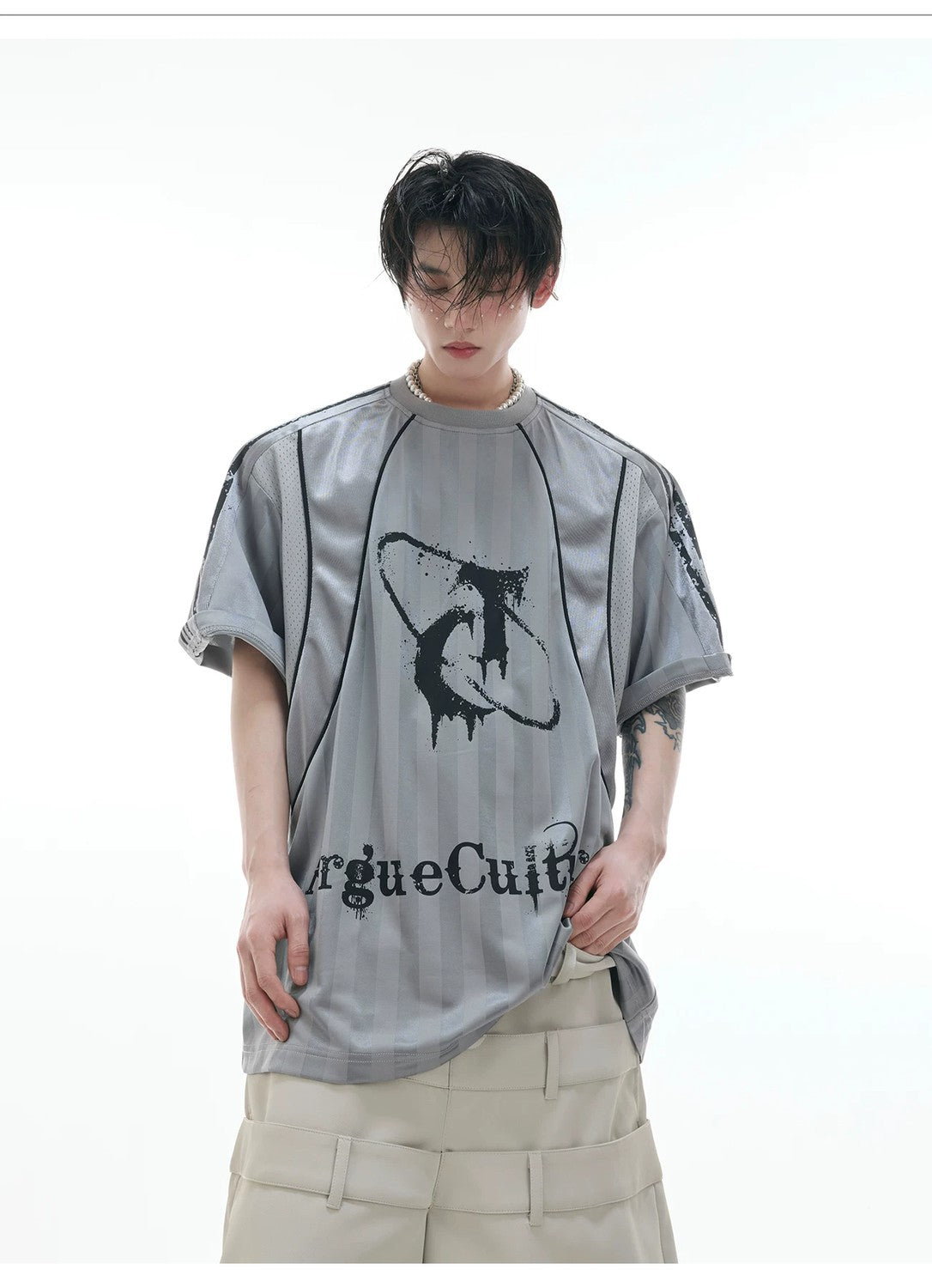 desc::distressed-paneled-jersey-tee-loose-streetwear-top-detail-img-2