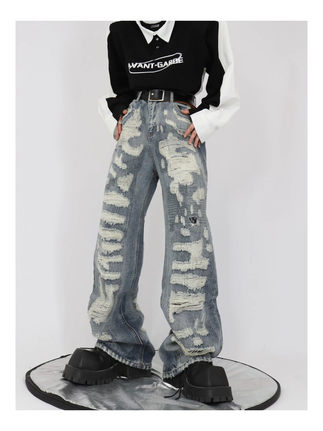 desc::distressed-vintage-baggy-jeans-streetwear-straight-leg-detail-img-6