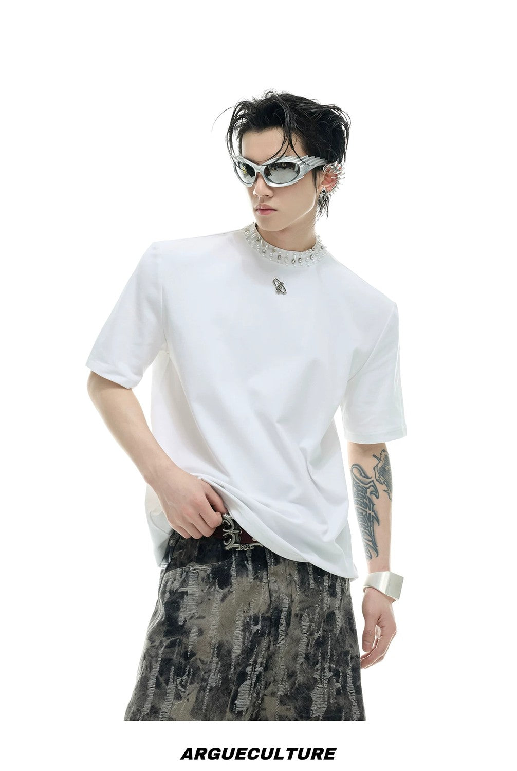 desc::embellished-pearl-mock-neck-oversized-streetwear-tee-detail-img-12