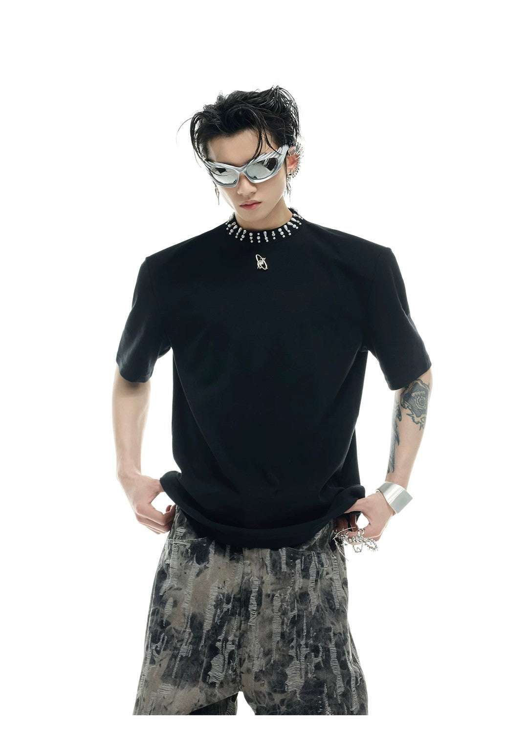 desc::embellished-pearl-mock-neck-oversized-streetwear-tee-detail-img-5