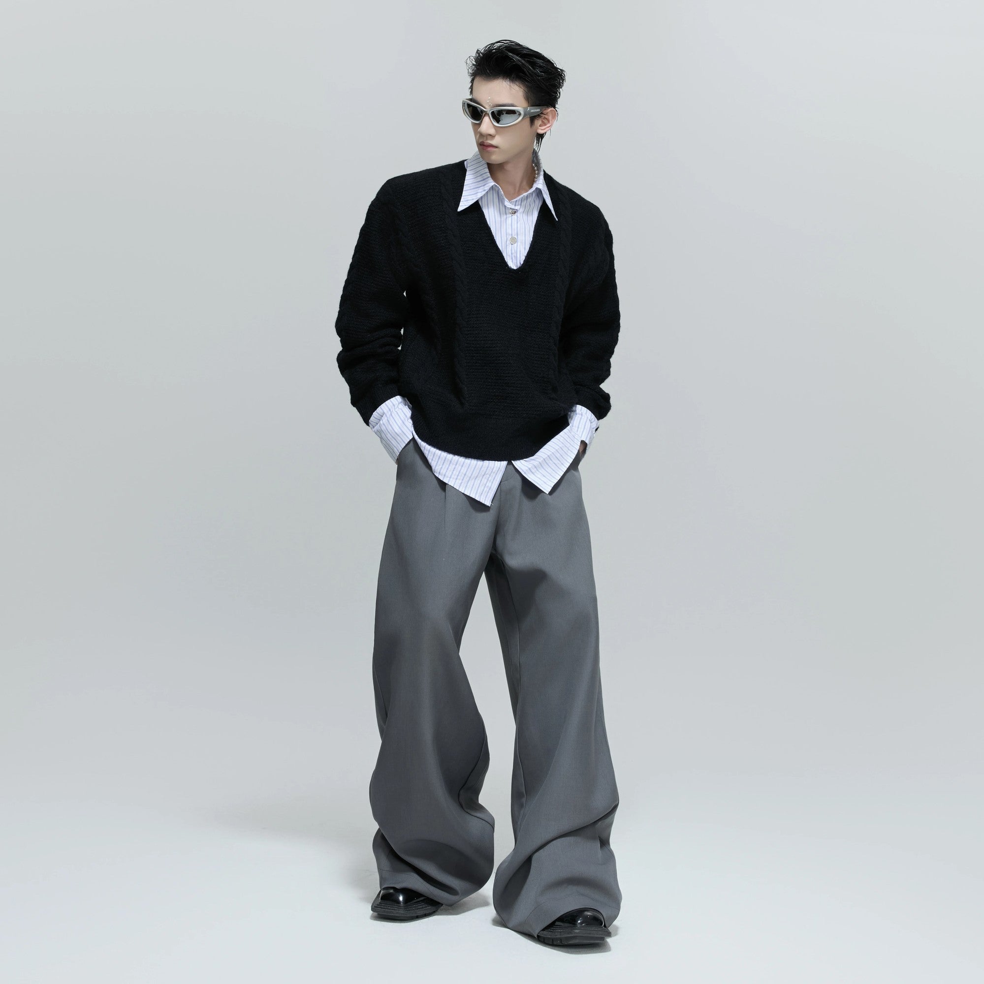 Faux two-piece collar detail of the cable knit pullover