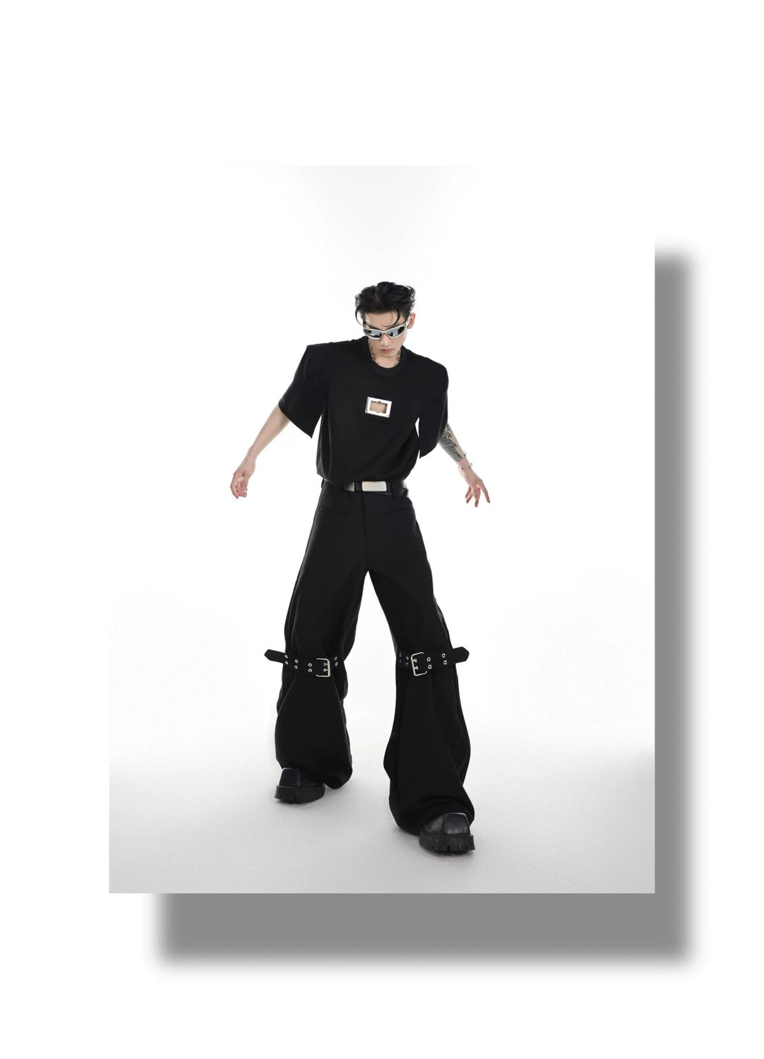 desc::flared-strapped-twill-trousers-punk-streetwear-pants-detail-img-3