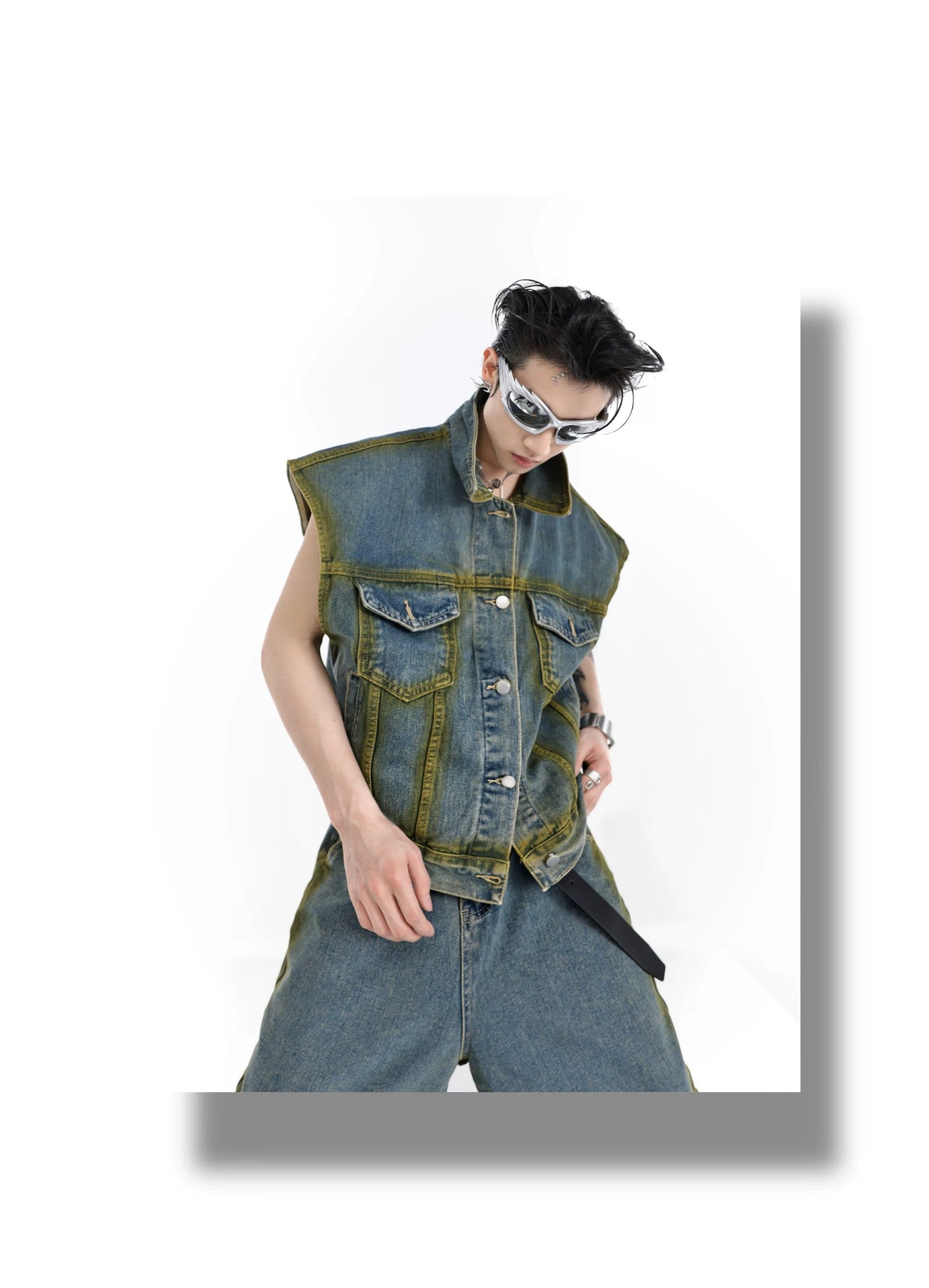desc::gradient-spray-paint-sleeveless-denim-set-for-men-detail-img-1