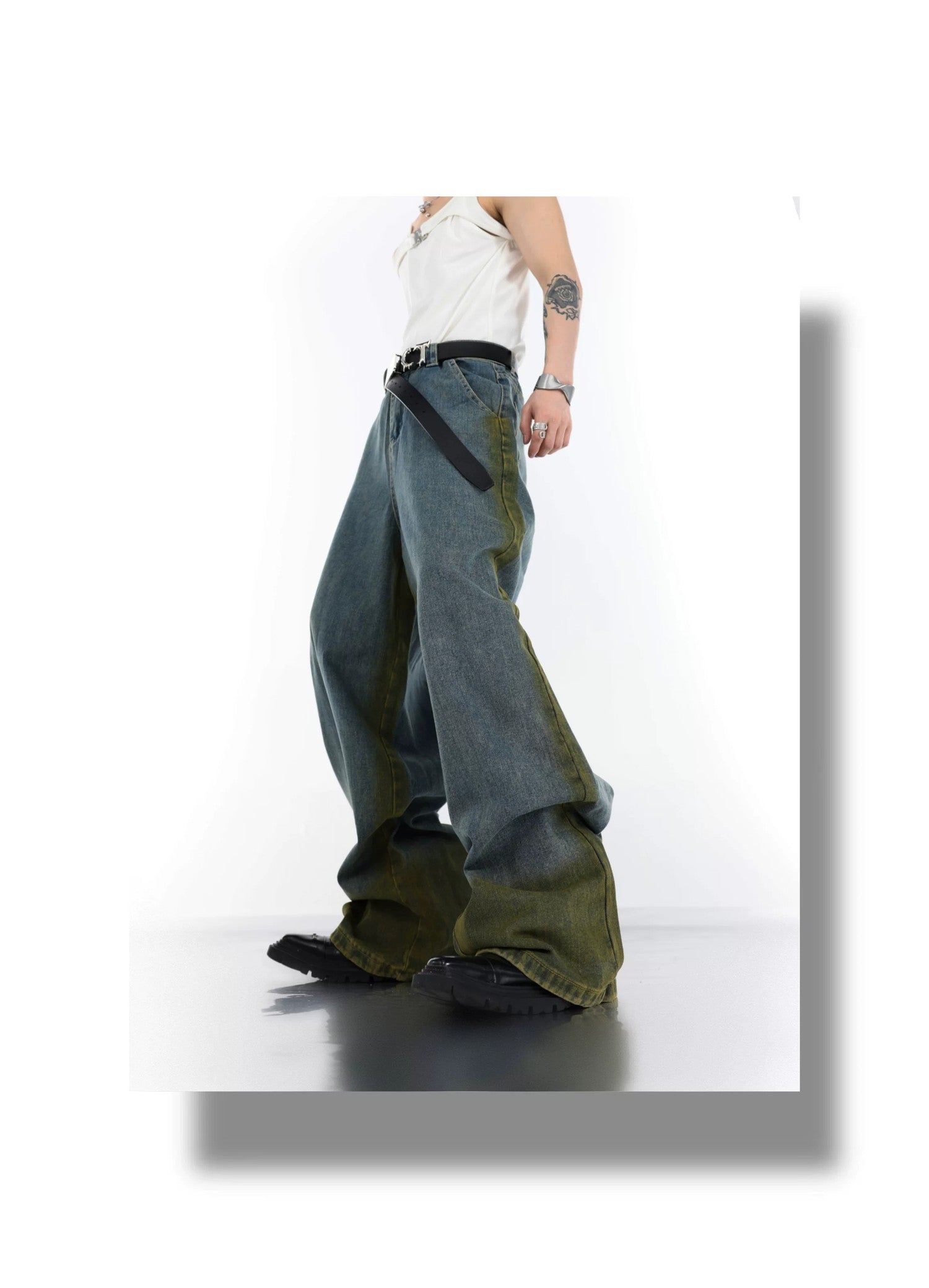 desc::gradient-spray-paint-sleeveless-denim-set-for-men-detail-img-10