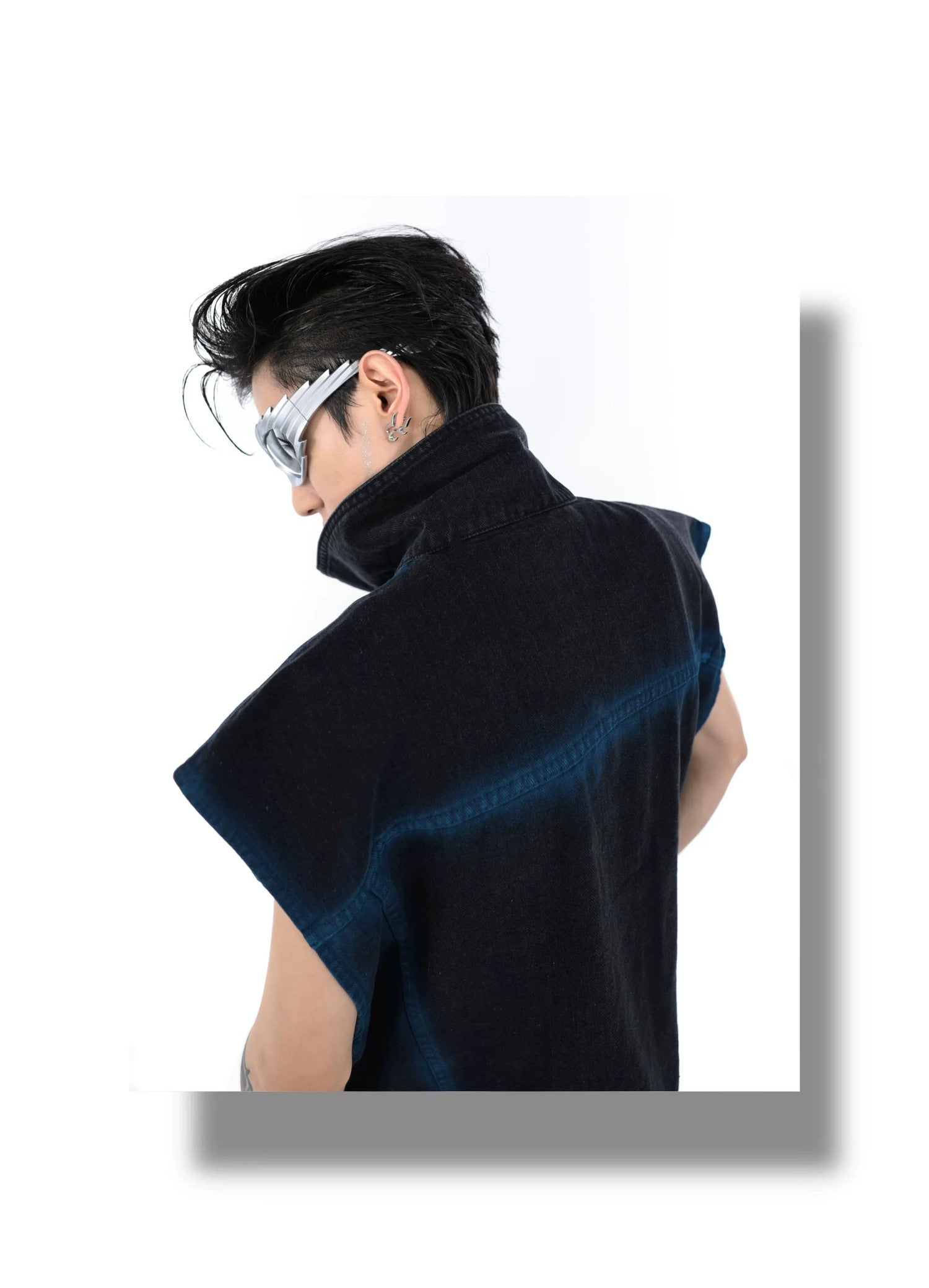 desc::gradient-spray-paint-sleeveless-denim-set-for-men-detail-img-15