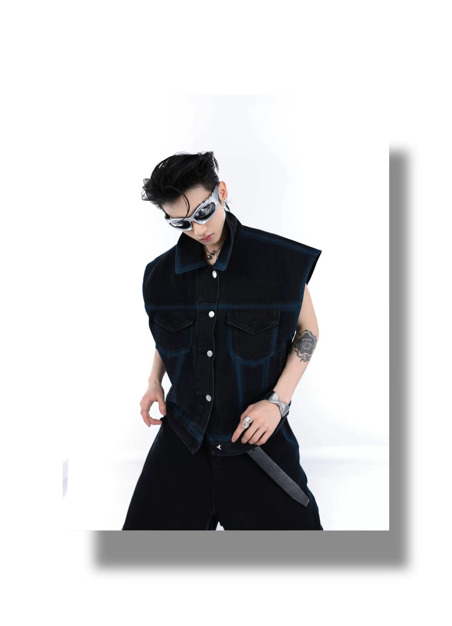 desc::gradient-spray-paint-sleeveless-denim-set-for-men-detail-img-16