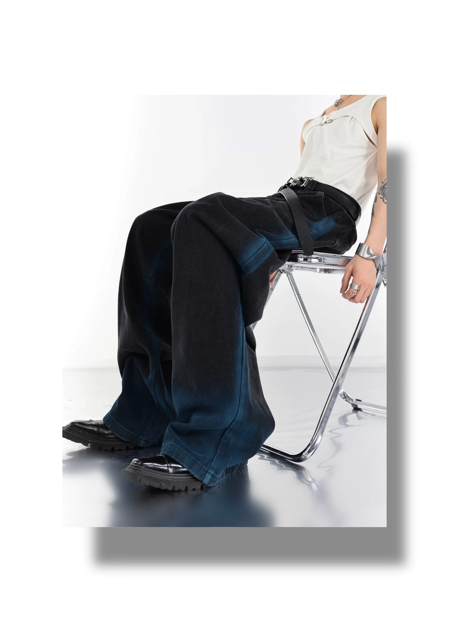 desc::gradient-spray-paint-sleeveless-denim-set-for-men-detail-img-21