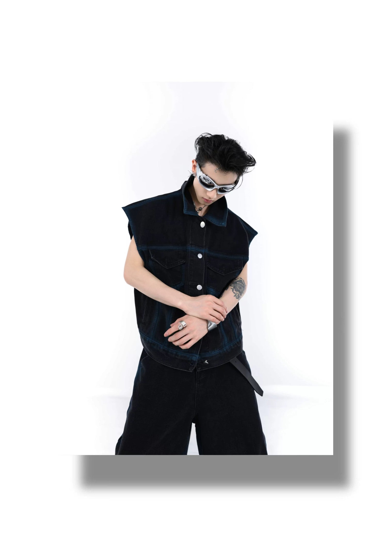 desc::gradient-spray-paint-sleeveless-denim-set-for-men-detail-img-24