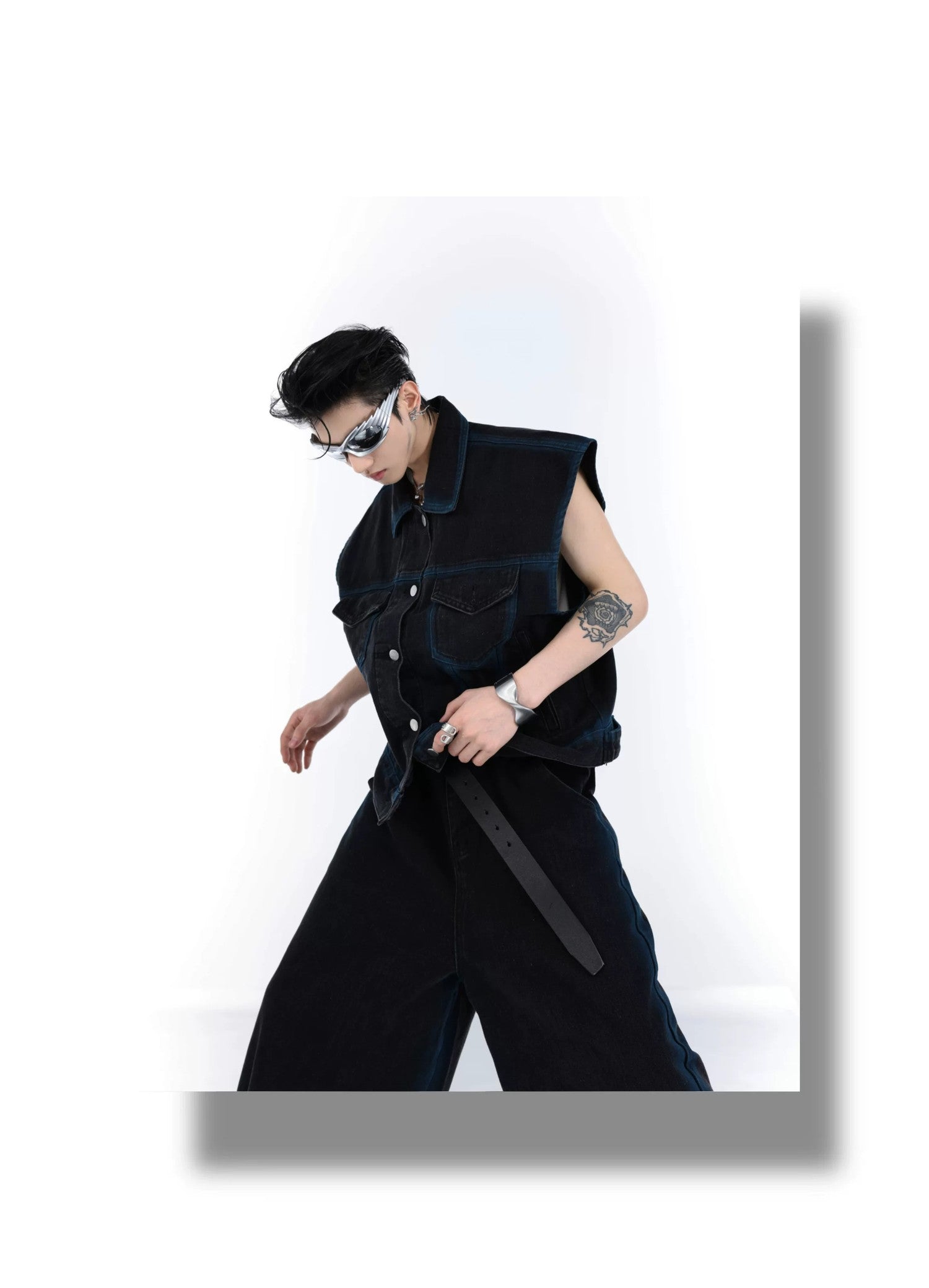 desc::gradient-spray-paint-sleeveless-denim-set-for-men-detail-img-25