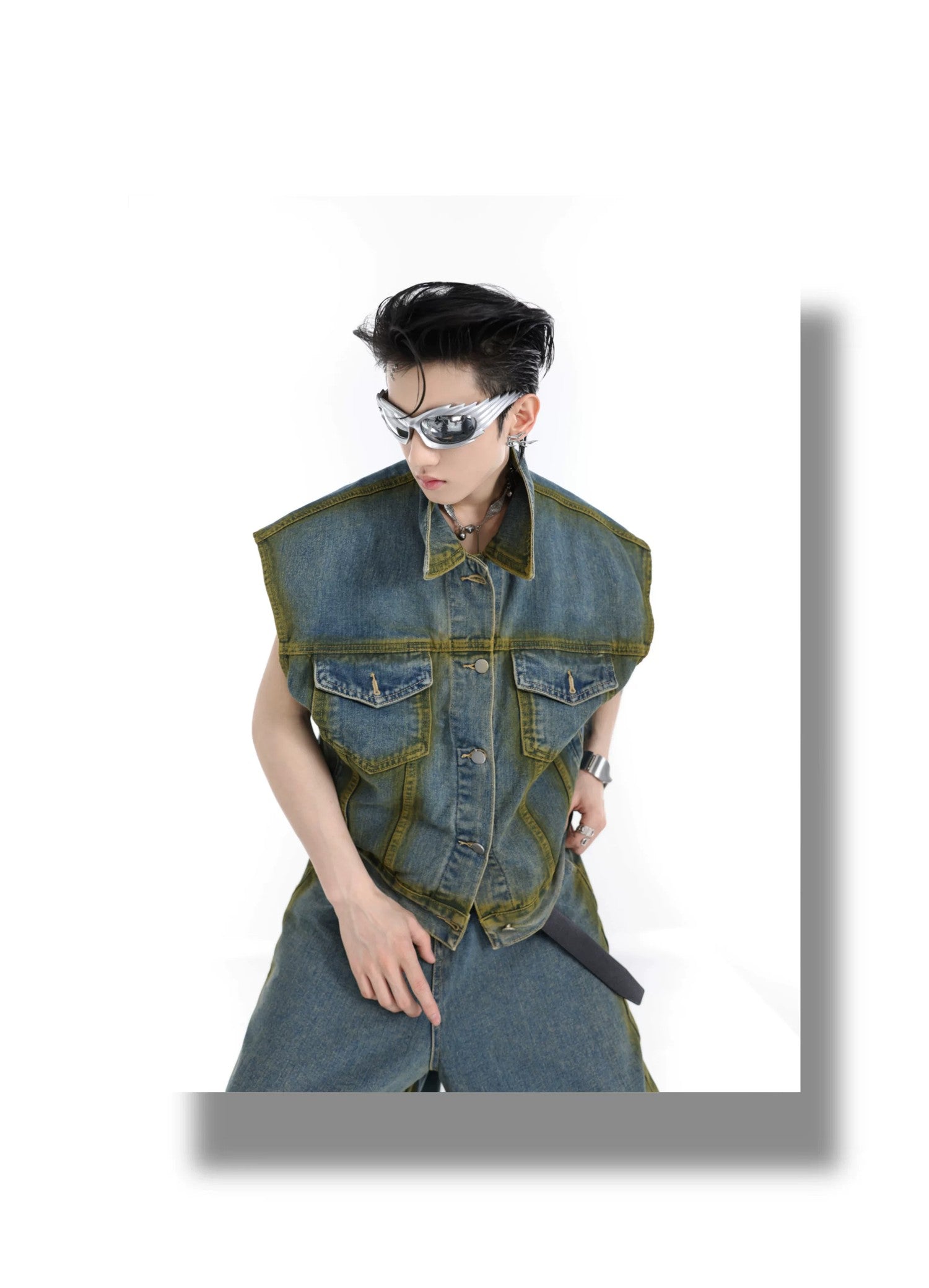 desc::gradient-spray-paint-sleeveless-denim-set-for-men-detail-img-3