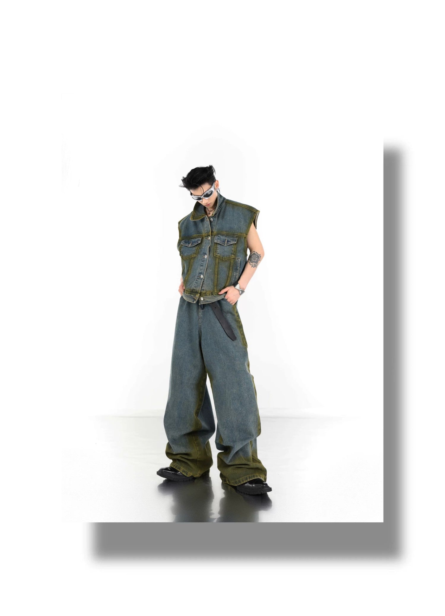 desc::gradient-spray-paint-sleeveless-denim-set-for-men-detail-img-4