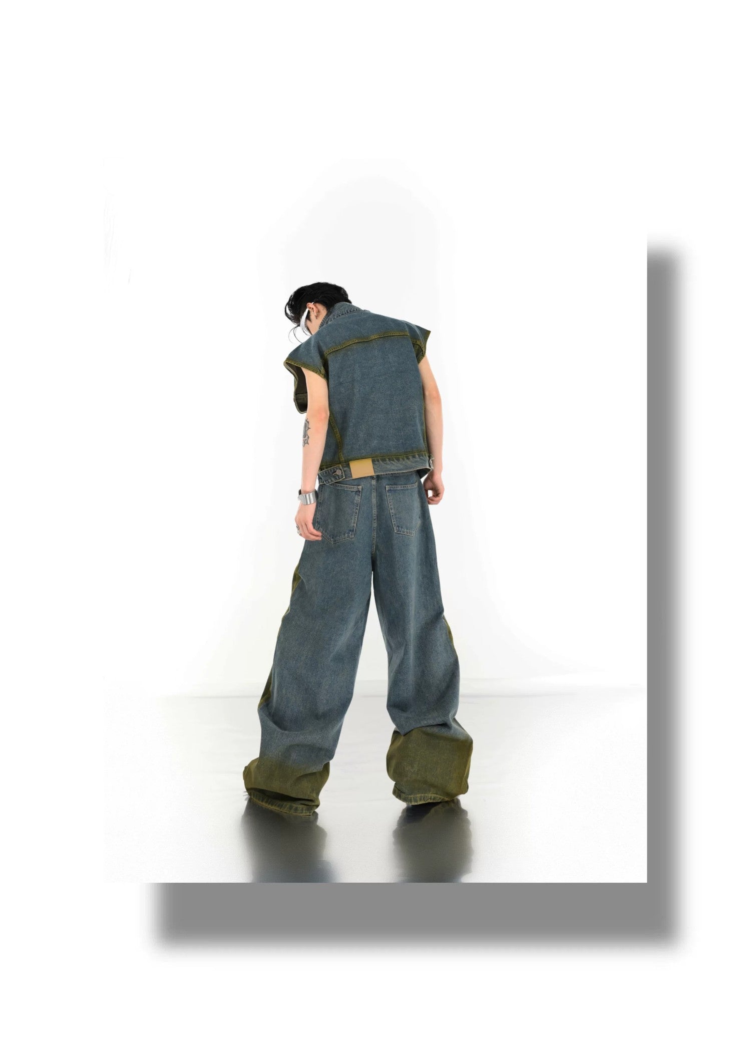 desc::gradient-spray-paint-sleeveless-denim-set-for-men-detail-img-6