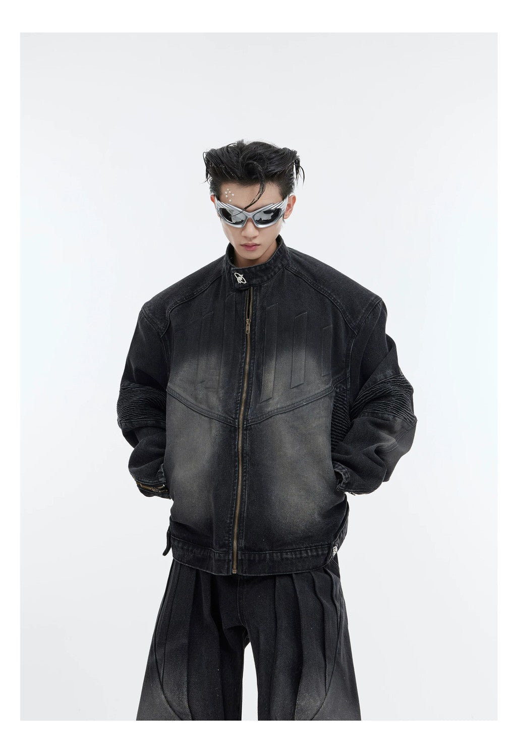 desc::heavyweight-deconstructed-vintage-denim-set-street-style-detail-img-12