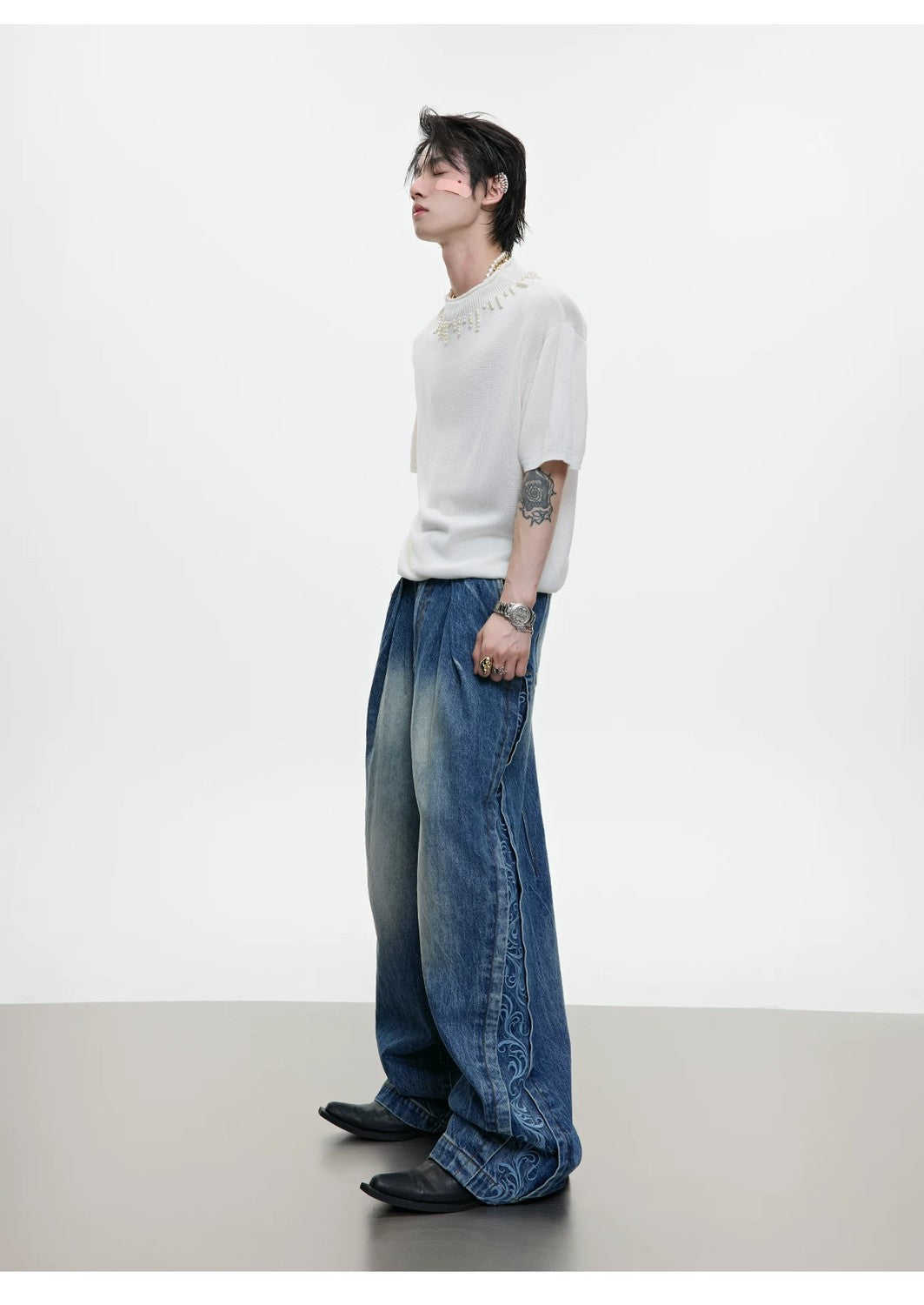 desc::high-waisted-wide-leg-embroidered-jeans-loose-straight-denim-detail-img-9