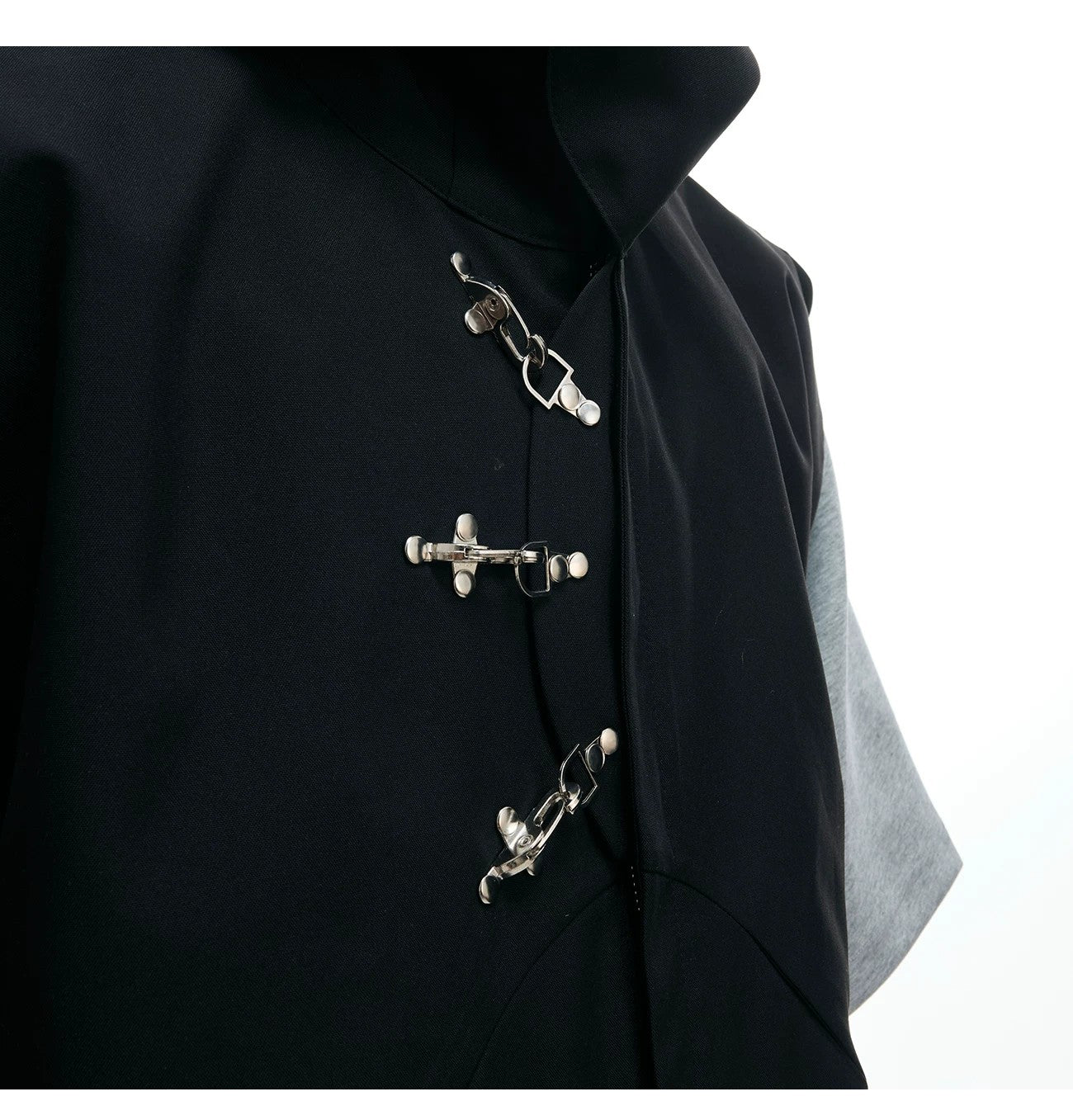 desc::hooded-sleeveless-vest-pants-set-with-metal-buckles-detail-img-4