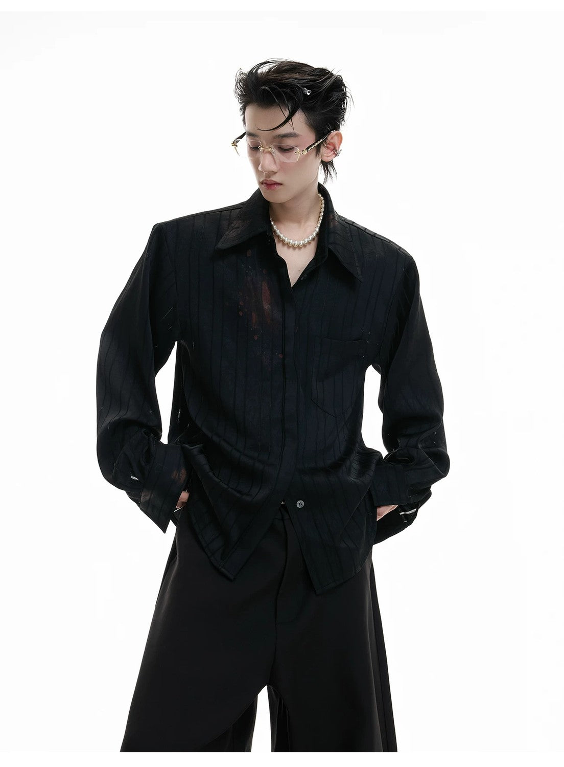 desc::lipstick-print-striped-button-down-streetwear-shirt-detail-img-3