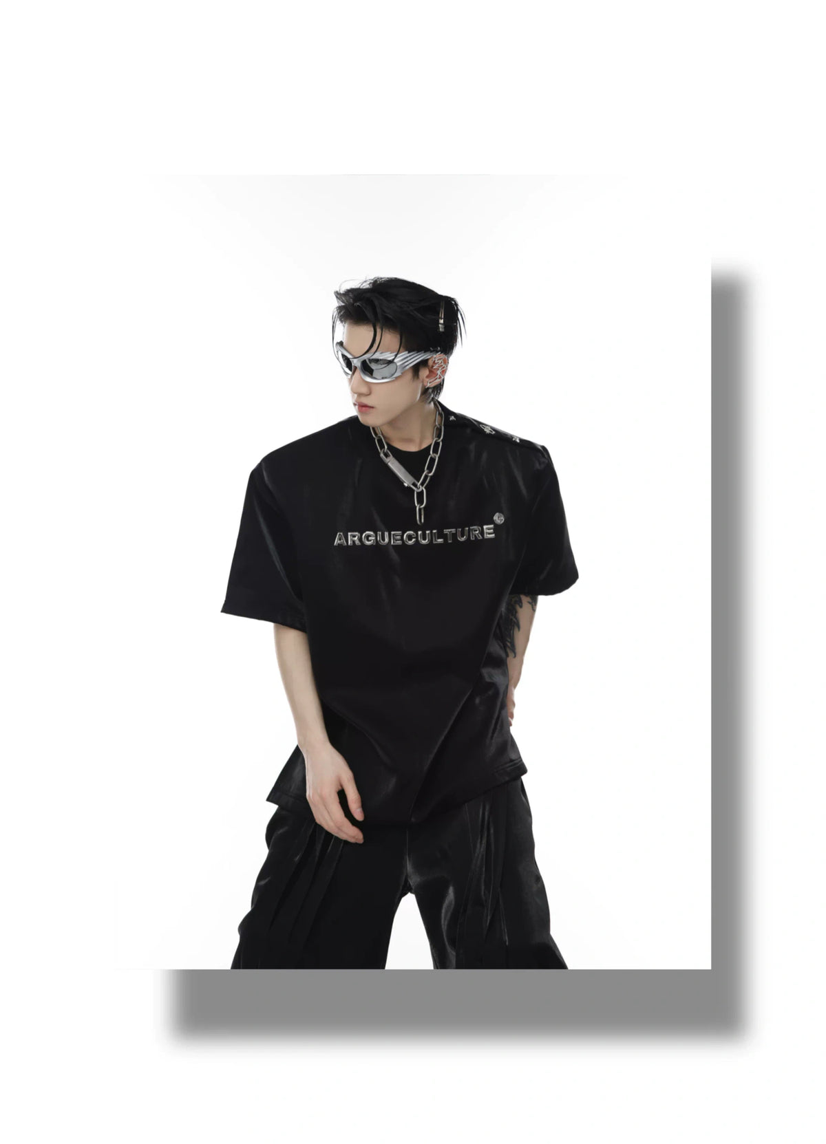 Liquid Finish Padded Shoulder Graphic T-Shirt - detail image 4
