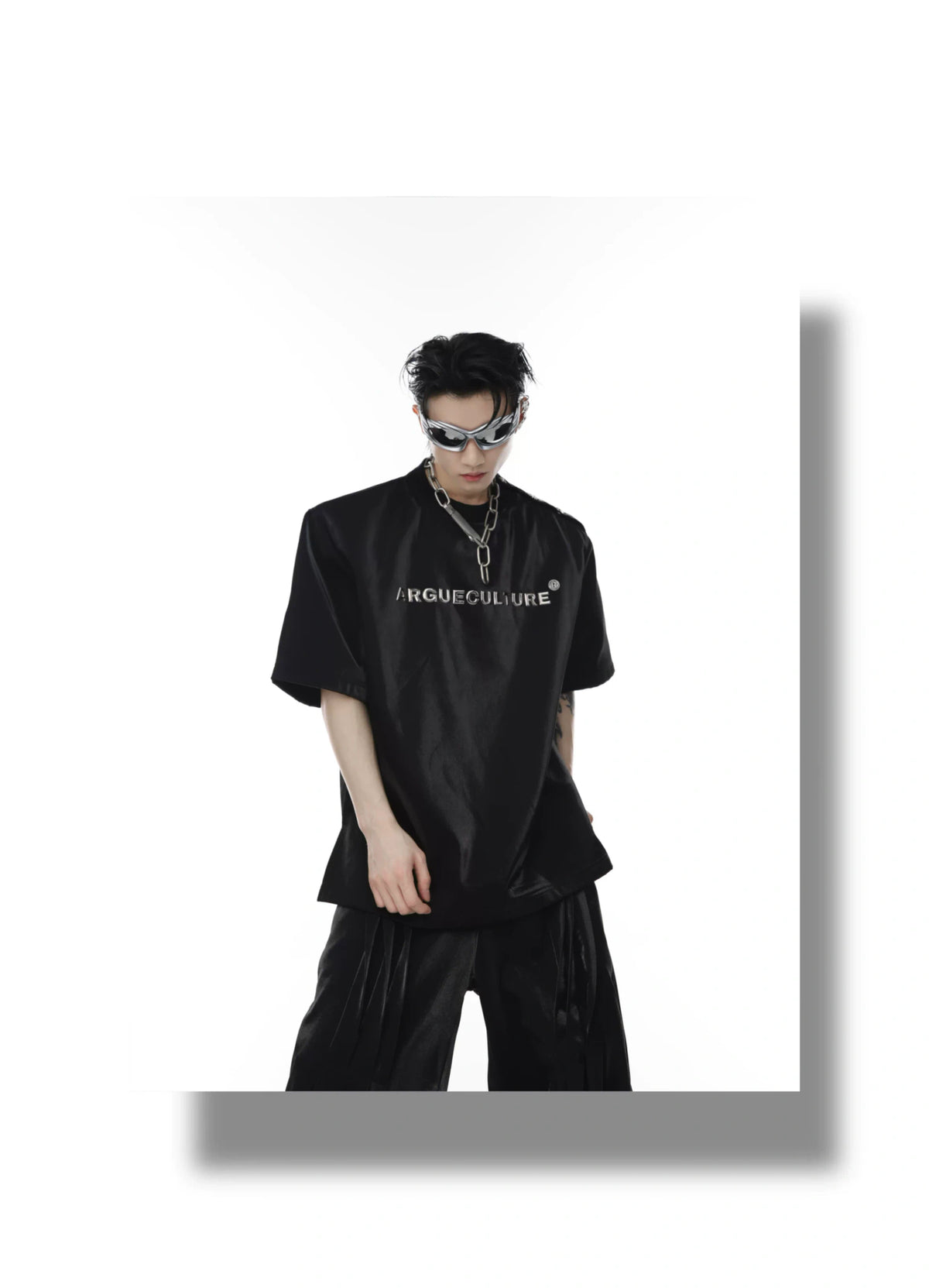 Liquid Finish Padded Shoulder Graphic T-Shirt - detail image 12