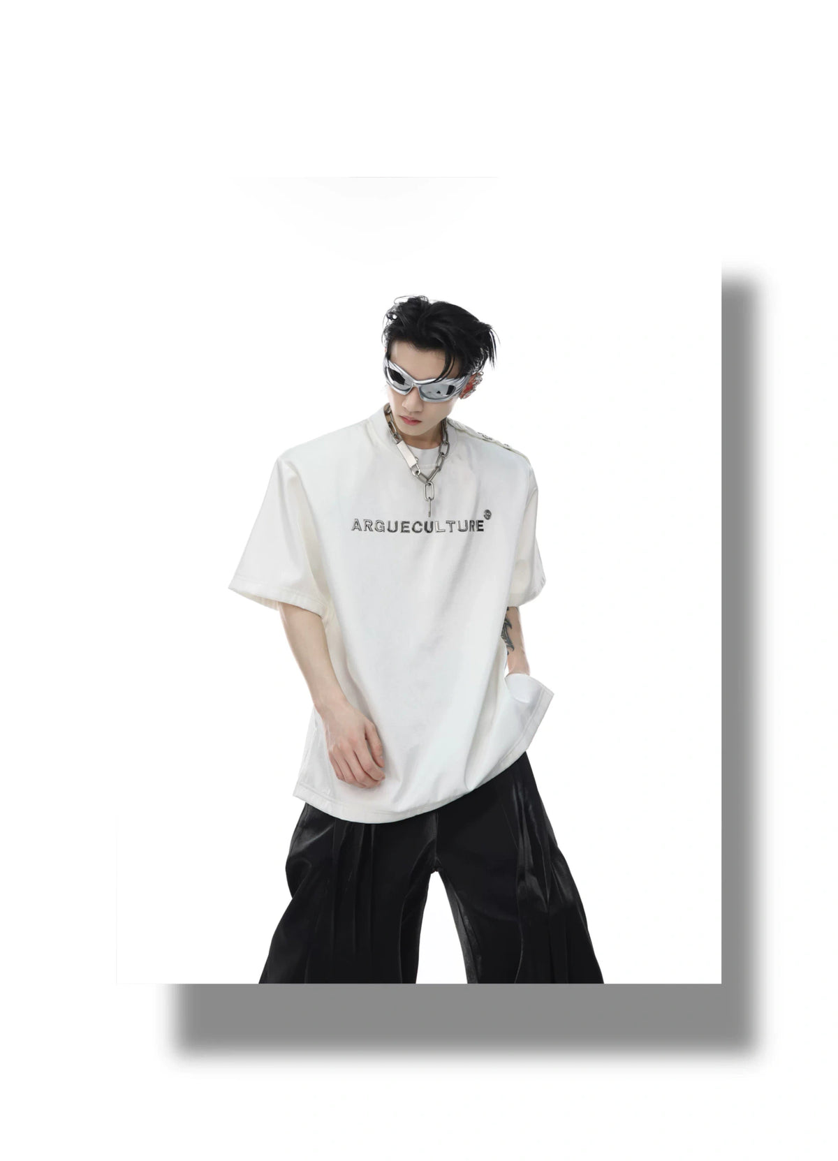 Liquid Finish Padded Shoulder Graphic T-Shirt - detail image 9
