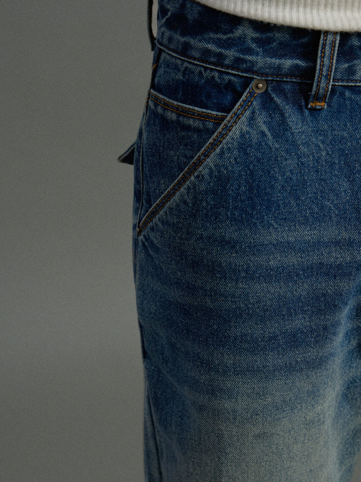 Low-Rise Washed Blue Straight-Leg Cotton Denim Jeans - main image 3