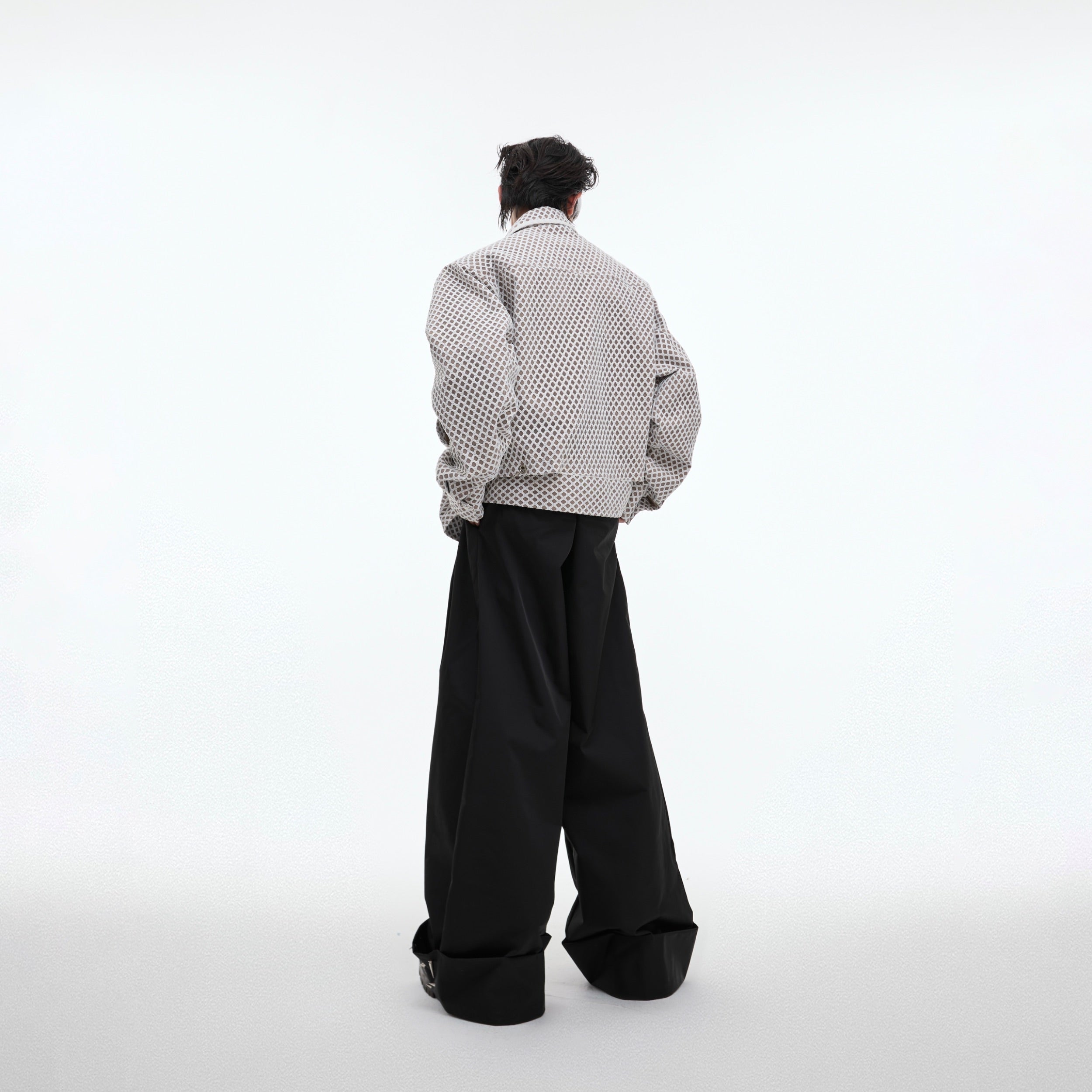 Stylish oversized jacket featuring premium reinforced blend fabric with stretch and breathability