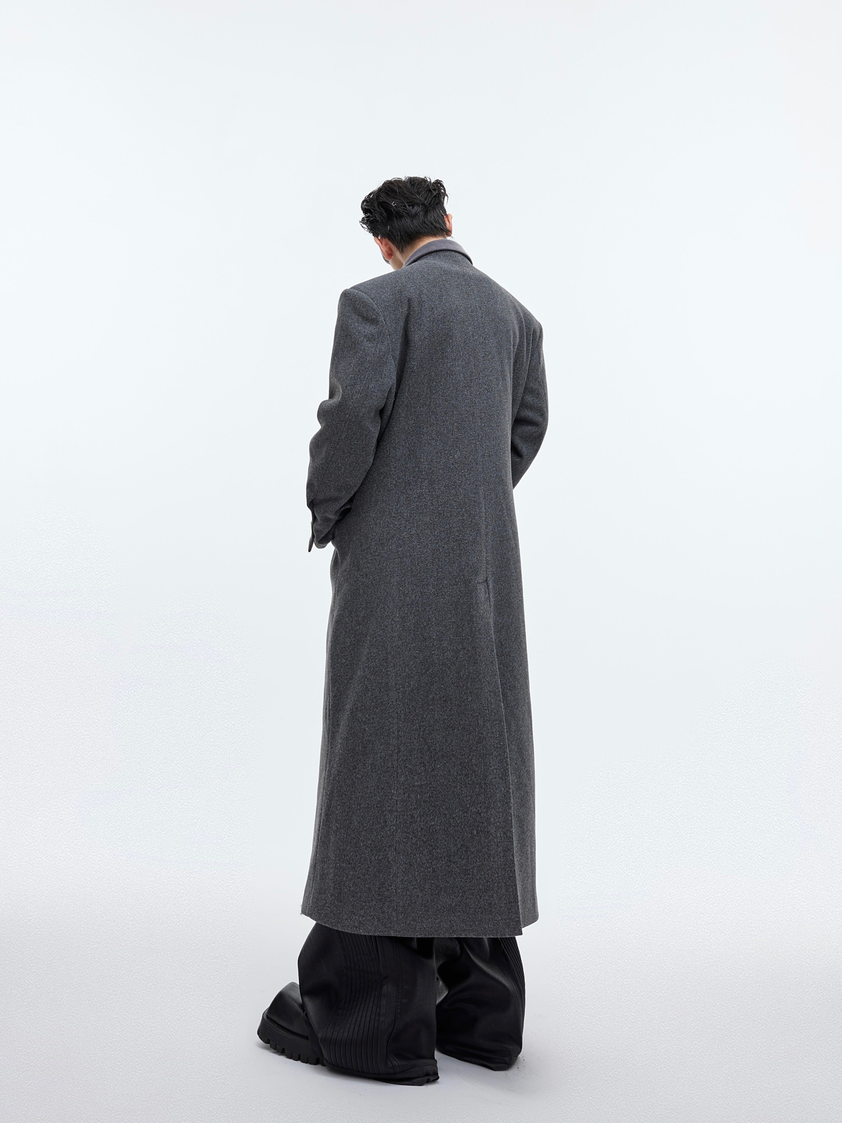 Stylish way to wear this durable polyester-wool blend coat with layered streetwear fashion