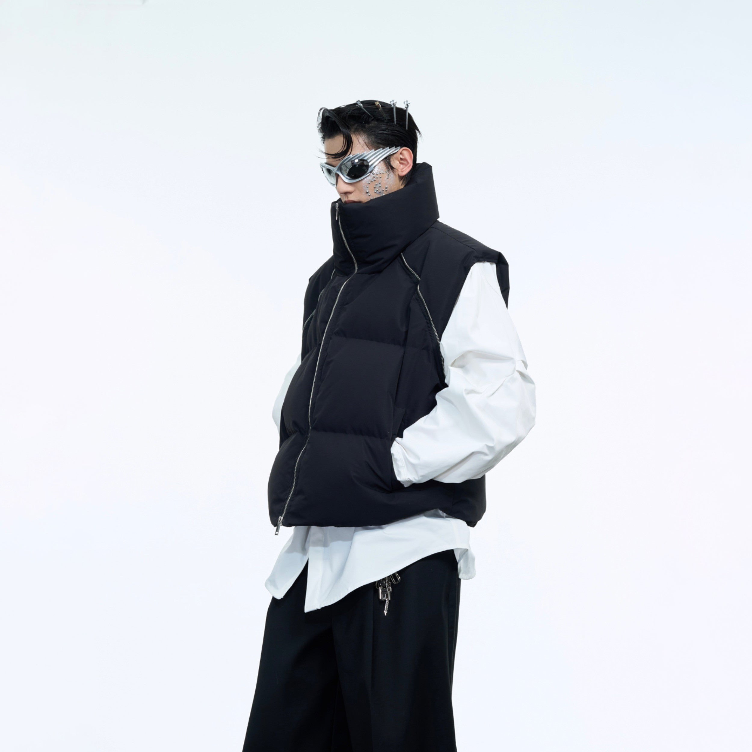 Close-up of the edgy metal zipper design on this urban streetwear puffer jacket