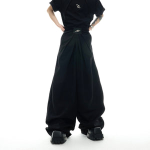 Retro pleated wide-leg pants showcasing a buttery-smooth zipper for flawless functionality