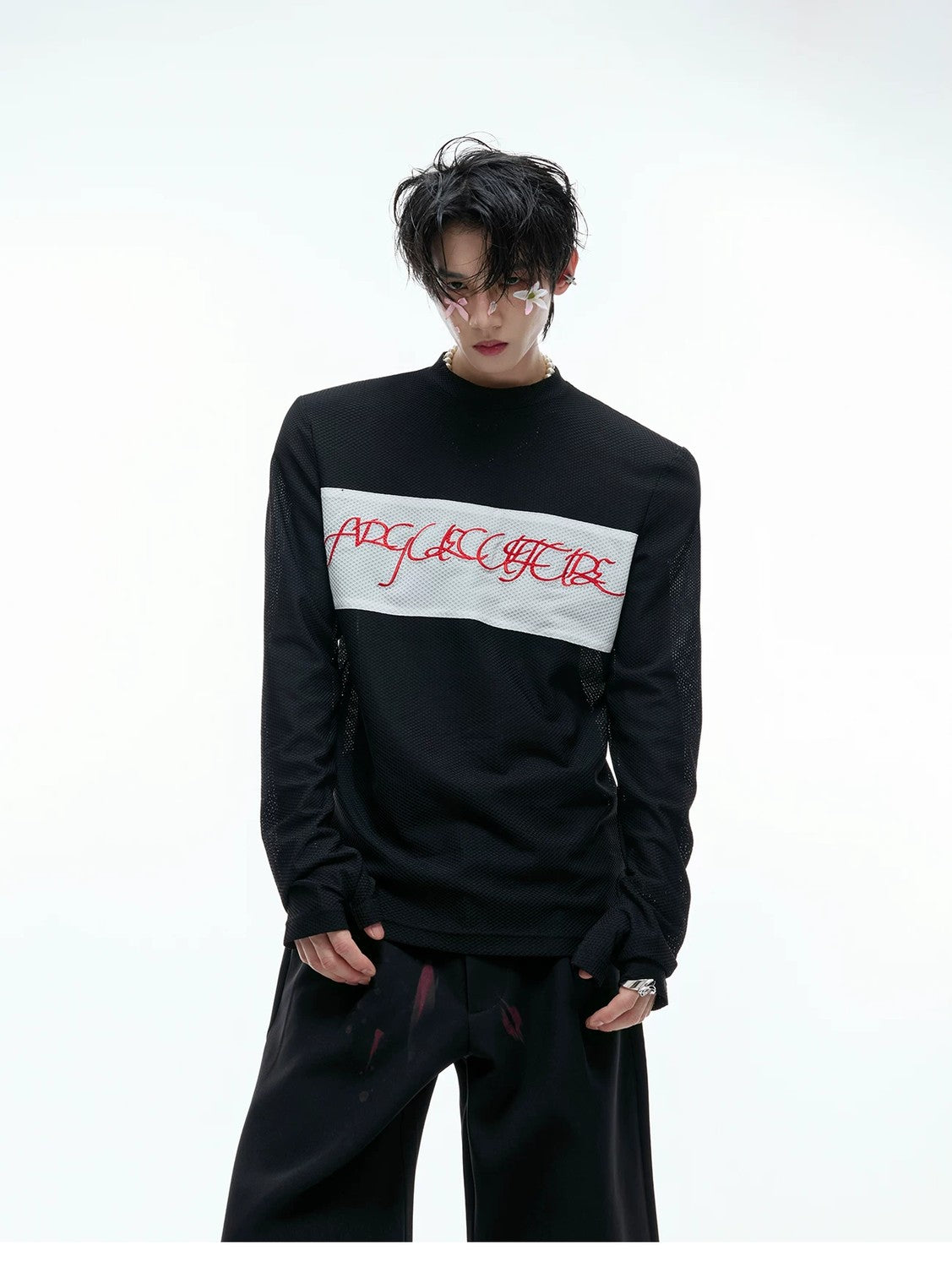 desc::mesh-patchwork-long-sleeve-tee-goth-embroidery-top-detail-img-4