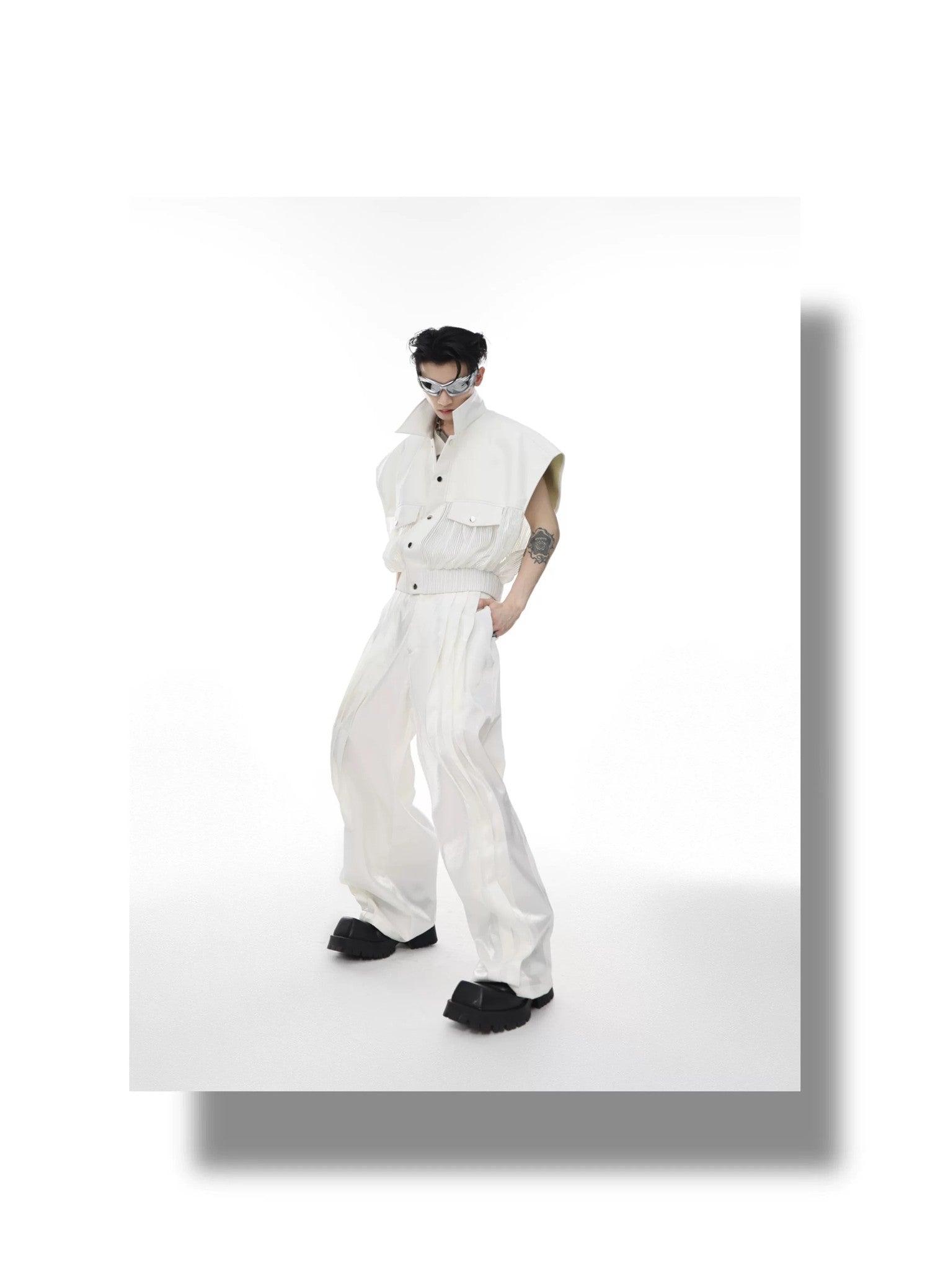 desc::metallic-liquid-luster-straight-pants-with-metal-buckle-detail-img-1