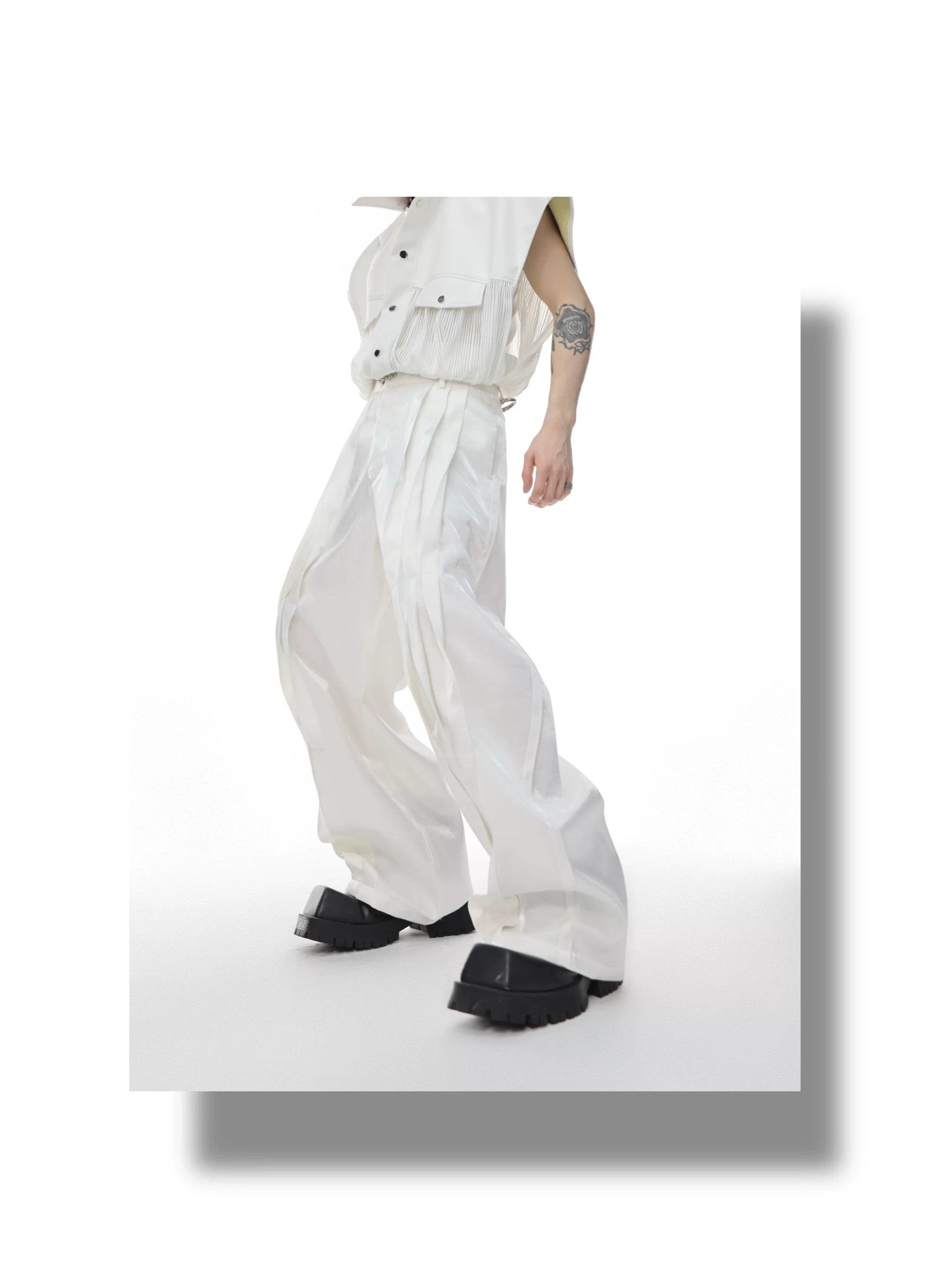 desc::metallic-liquid-luster-straight-pants-with-metal-buckle-detail-img-2