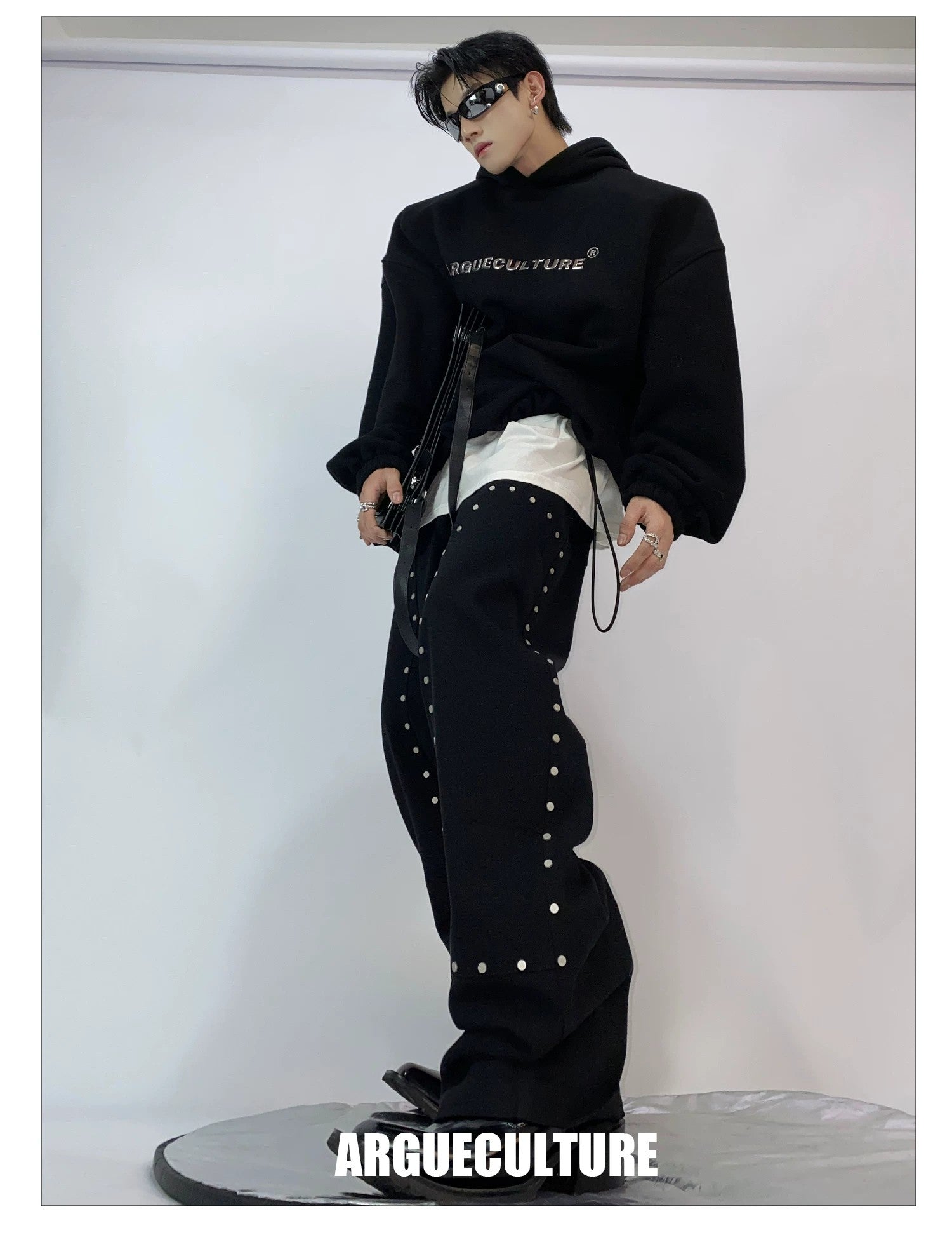 desc::metallic-print-fleece-hoodie-with-padded-shoulders-detail-img-3