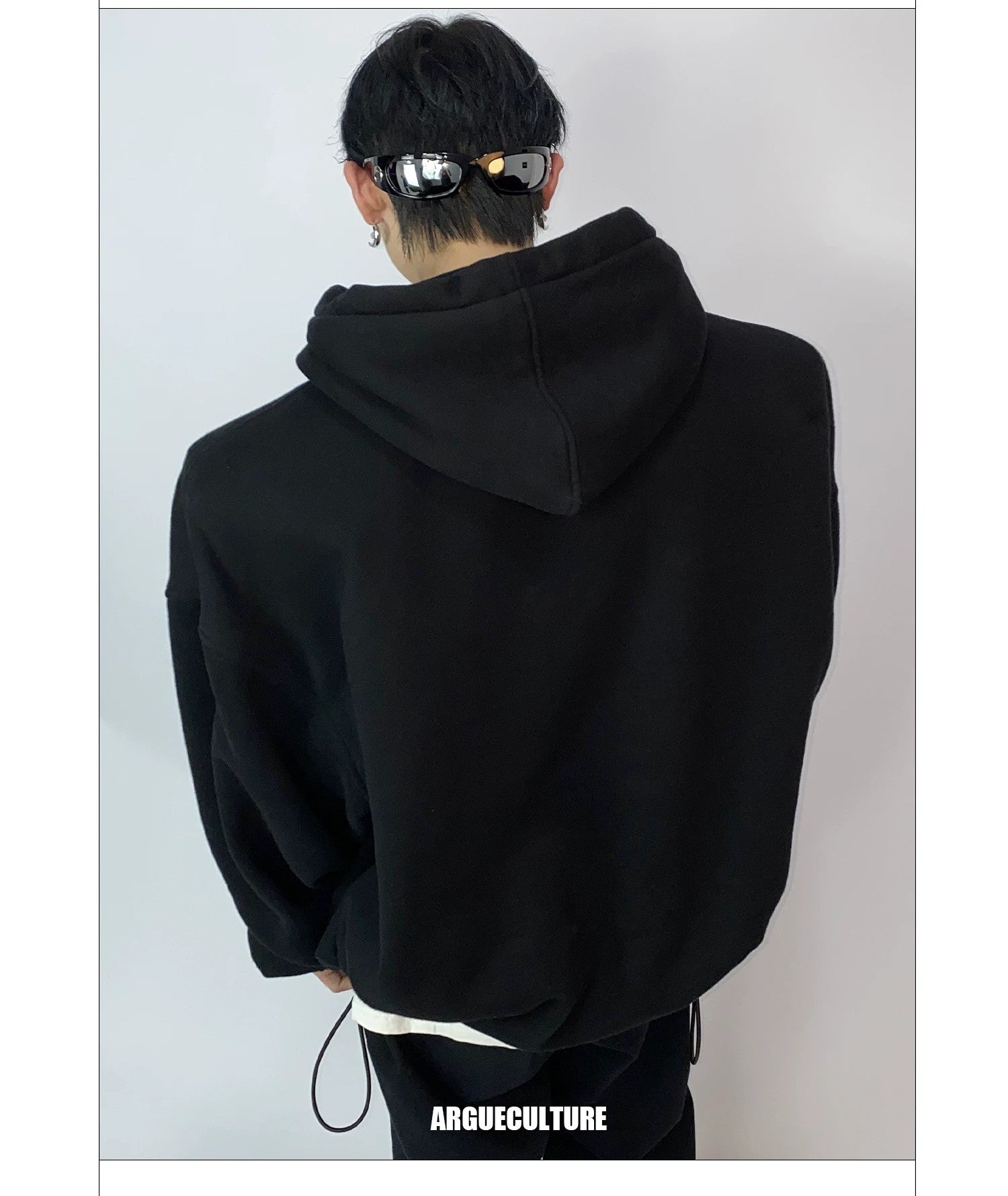 desc::metallic-print-fleece-hoodie-with-padded-shoulders-detail-img-5