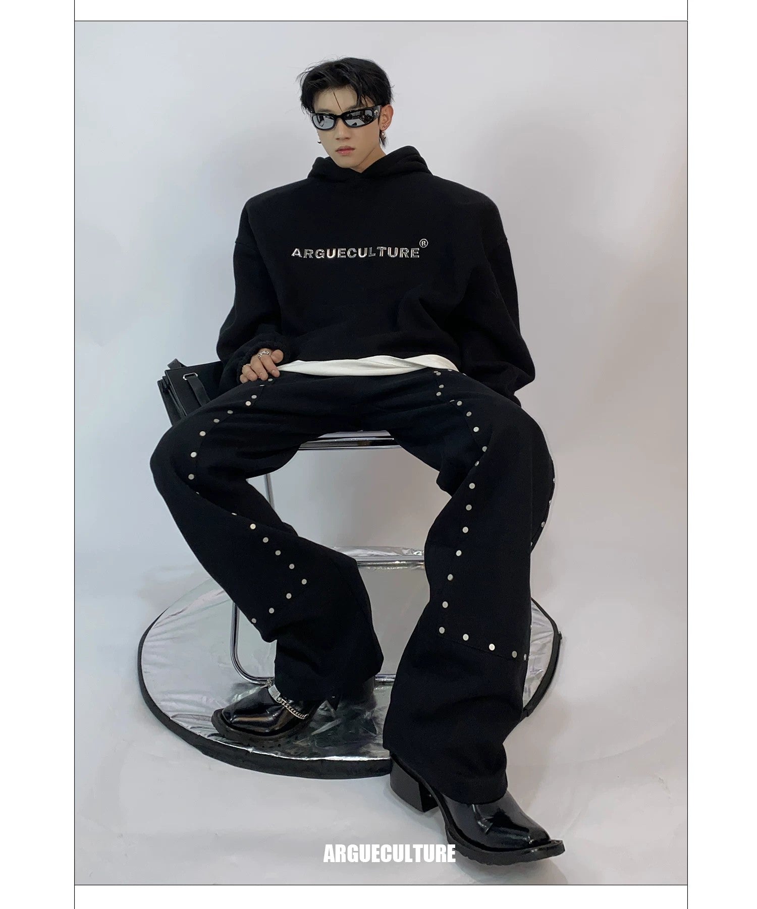 desc::metallic-print-fleece-hoodie-with-padded-shoulders-detail-img-6