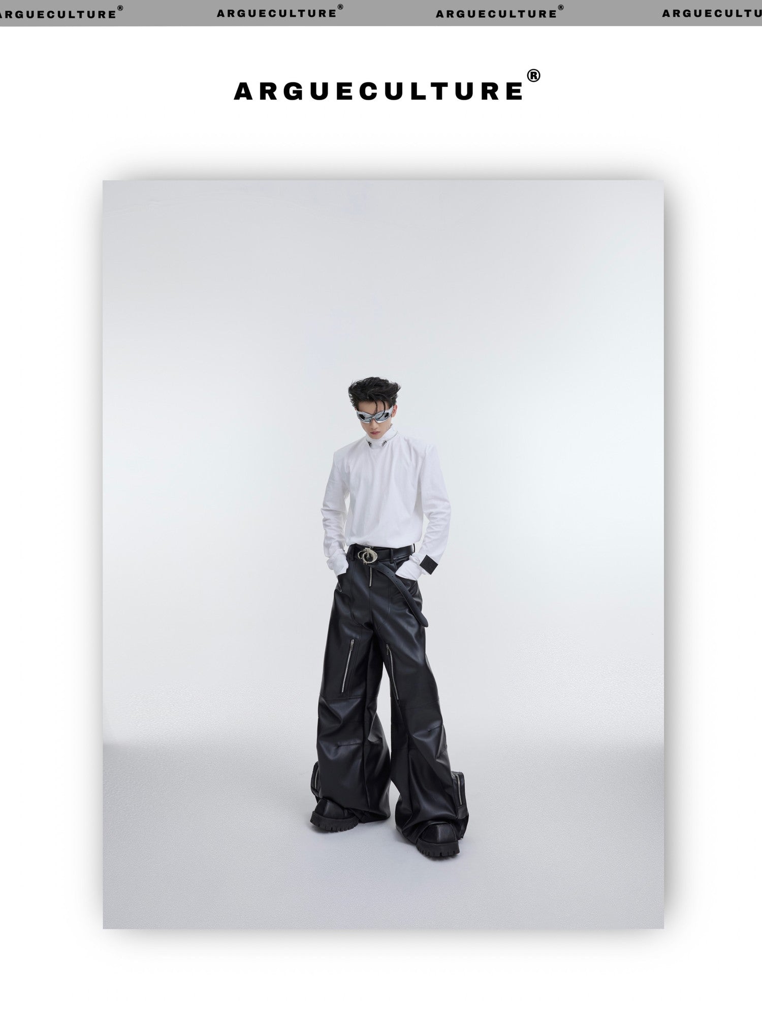 desc::mock-neck-zip-padded-undershirt-slim-streetwear-top-detail-img-1